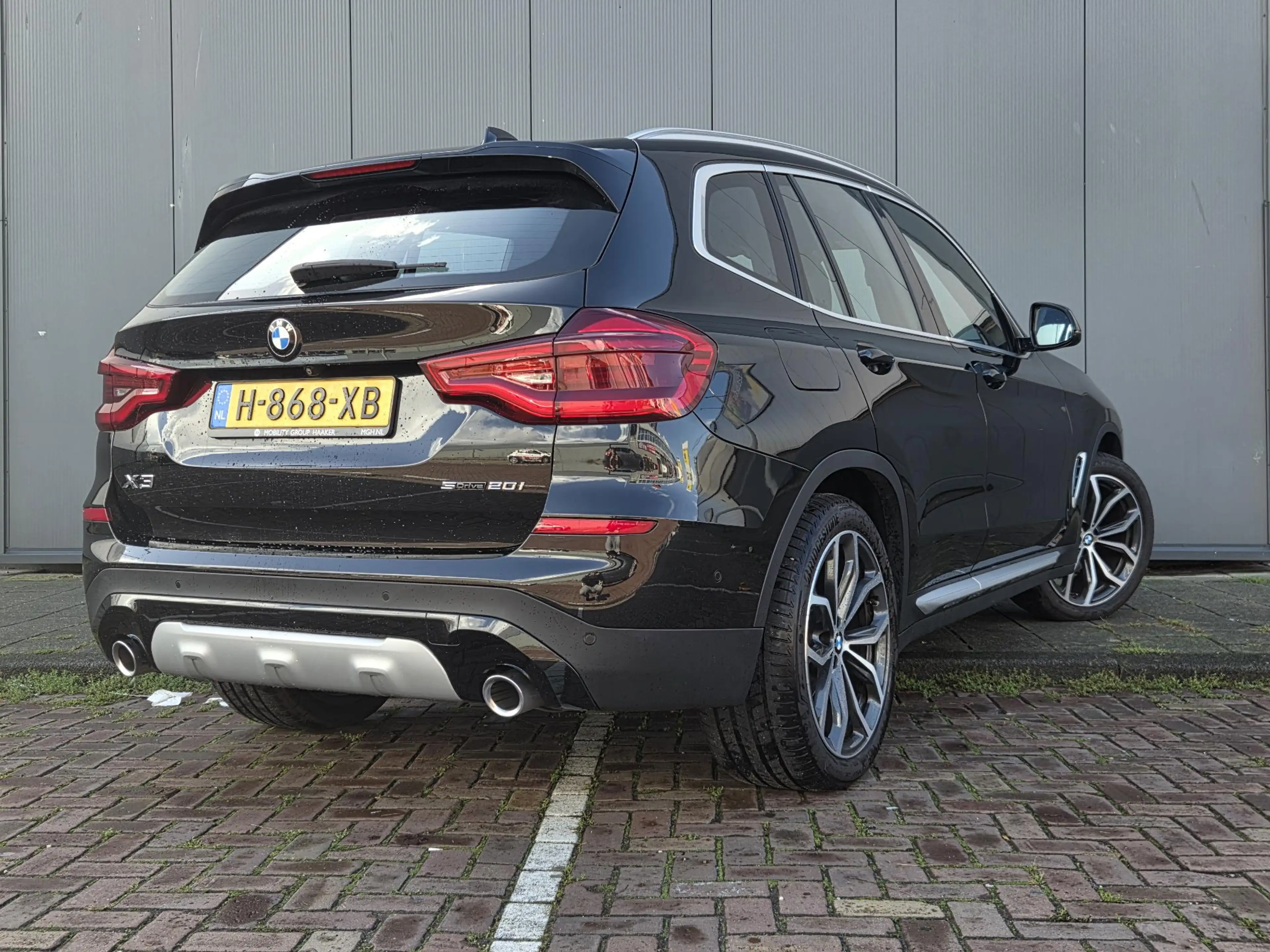 BMW X3 sDrive20i Launch Edition High Executive | Schuif-k — photo 3