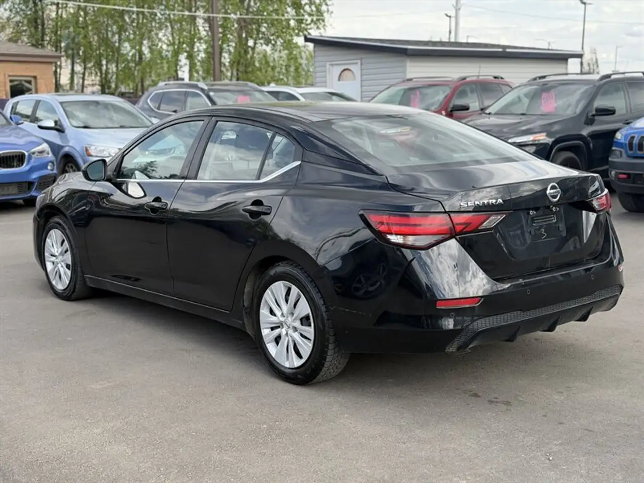 Nissan Sentra снимка Nissan Sentra