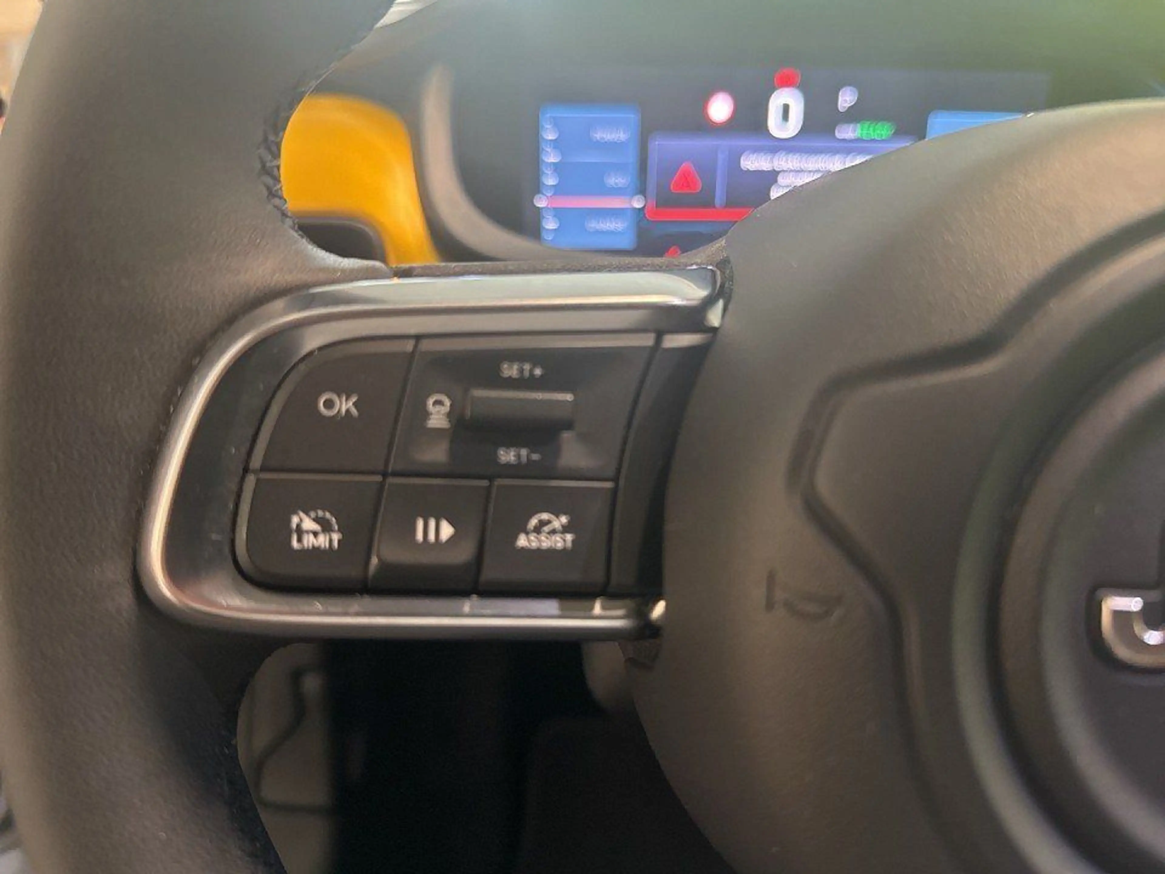 Jeep Avenger Elektro 156PS Summit LED Style Winter — photo 14