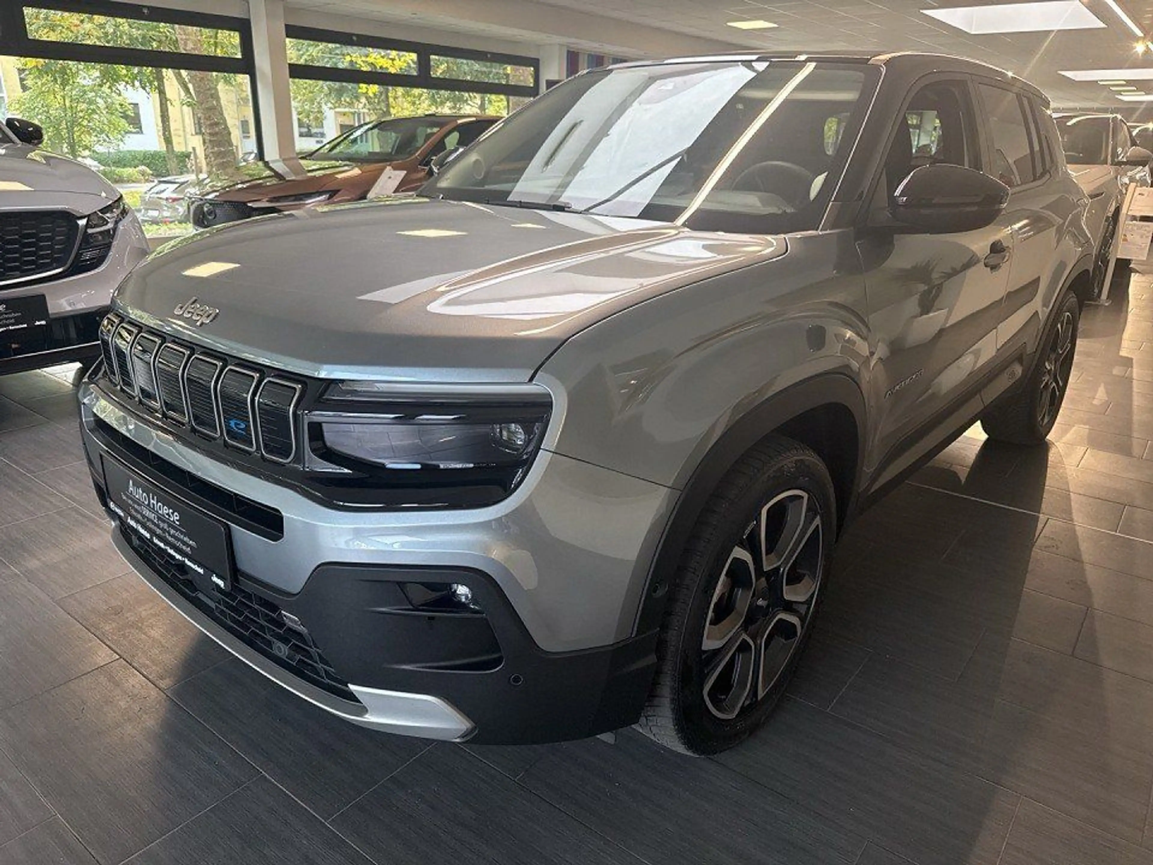 Jeep Avenger Elektro 156PS Summit LED Style Winter — photo 3