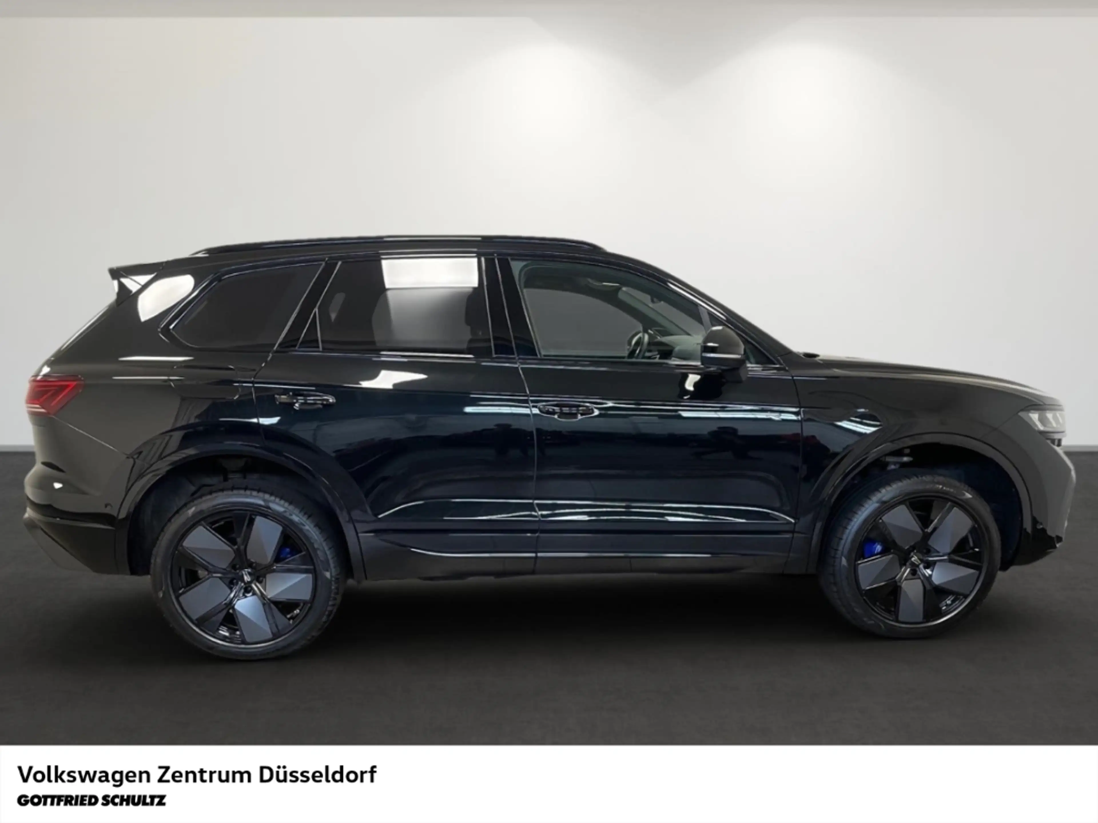 Volkswagen Touareg R 3.0 l V6 eHybrid 4Motion AHK Head-Up Navi Leder — photo 3
