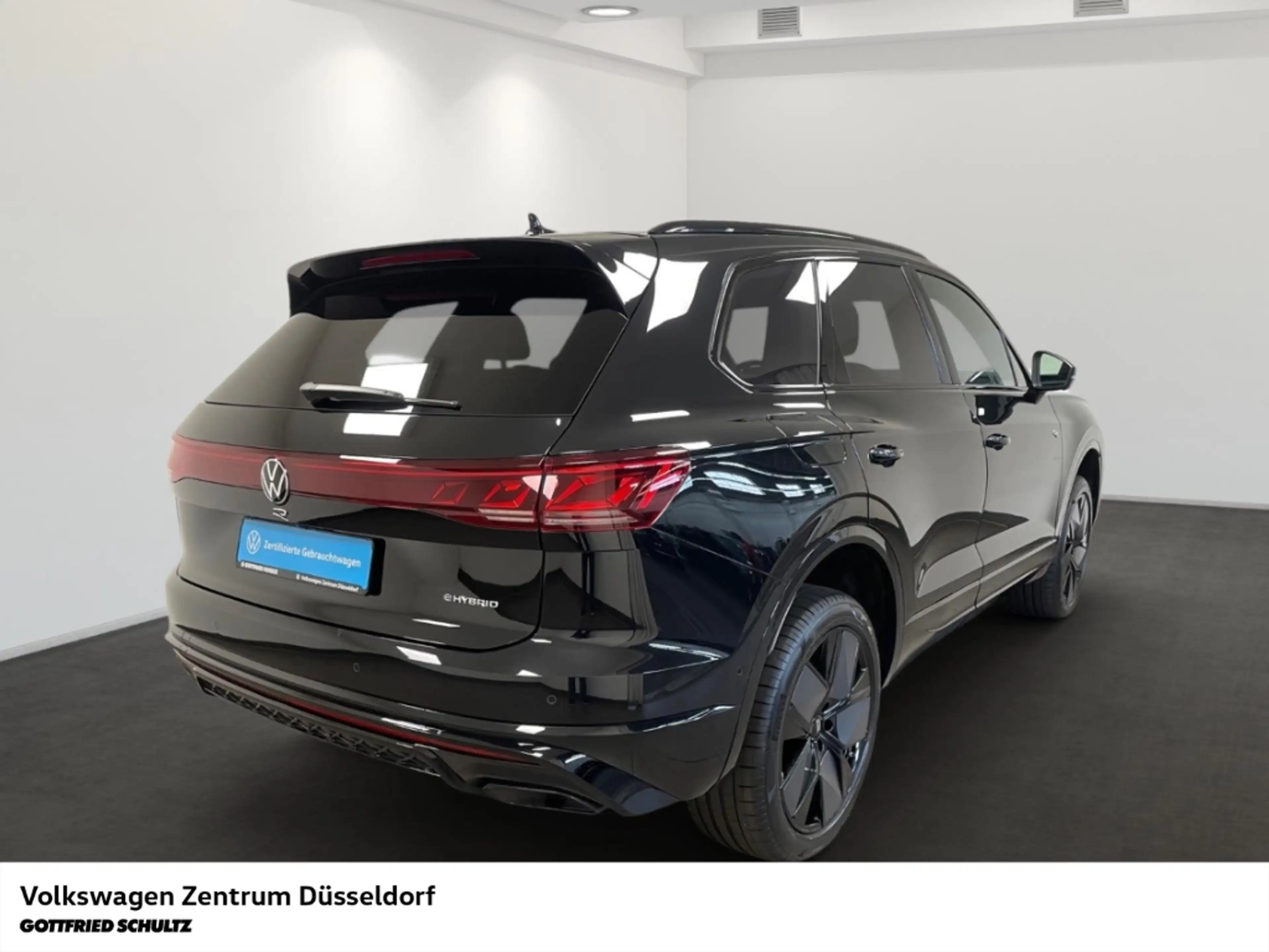 Volkswagen Touareg R 3.0 l V6 eHybrid 4Motion AHK Head-Up Navi Leder — photo 4