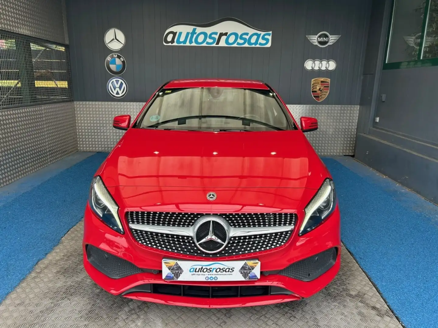 Mercedes-Benz A 200 200d 7G-DCT Rojo - 2