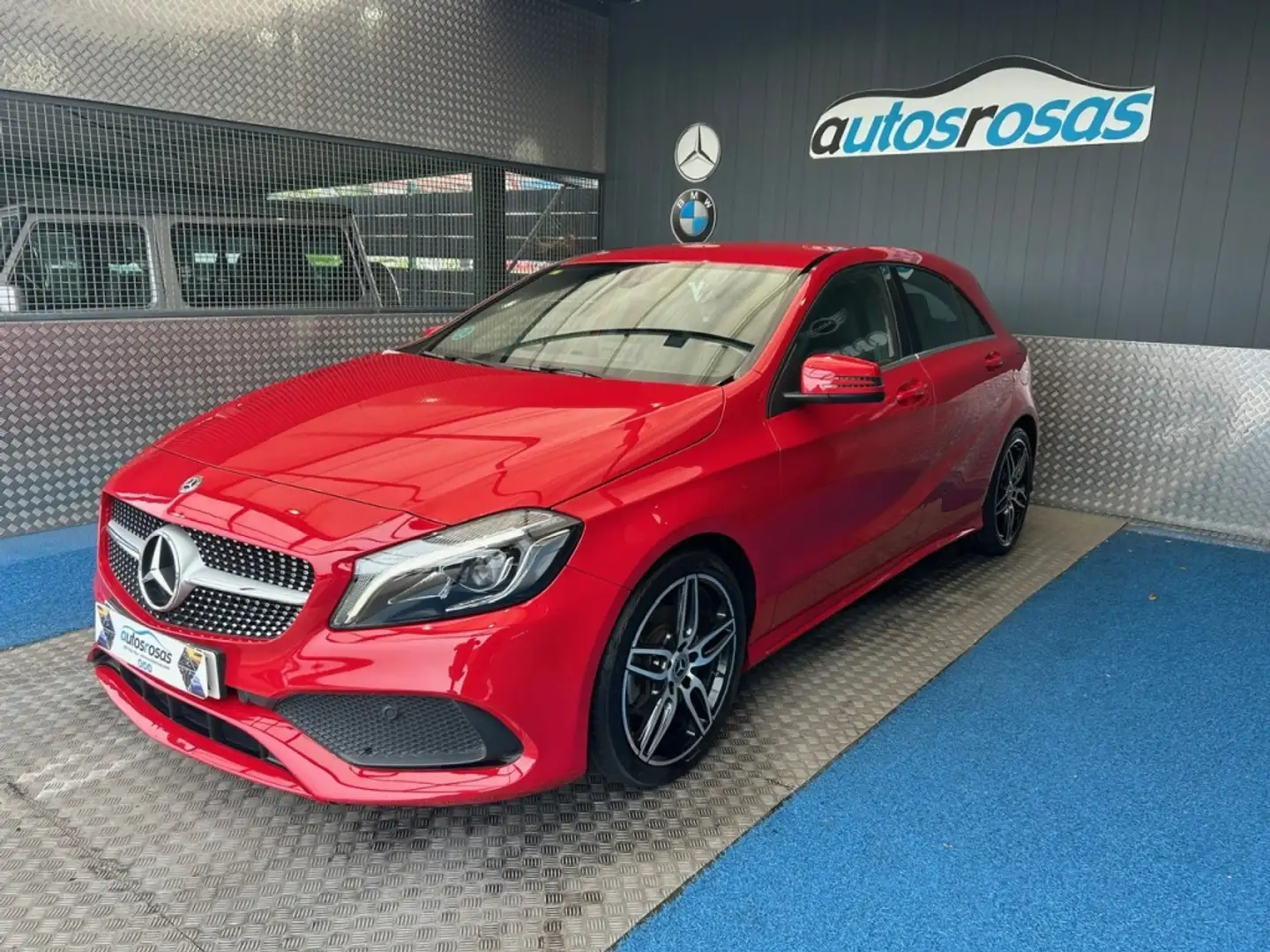 Mercedes-Benz A 200 200d 7G-DCT Rojo - 1