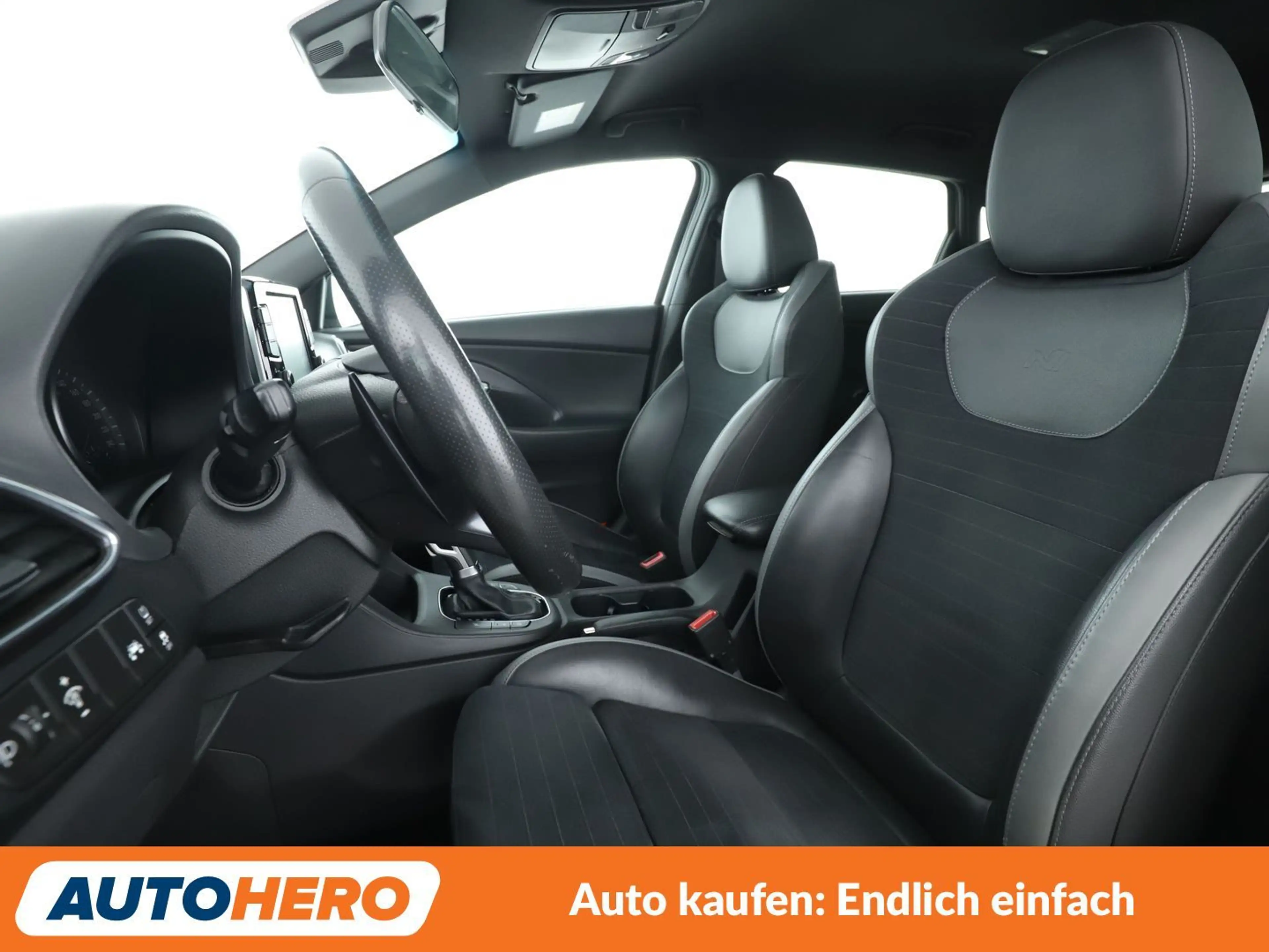 Hyundai i30 1.4 TDGI N-Line Aut.*NAVI*TEMPO*CAM*PDC*SHZ*KLMA* — photo 10