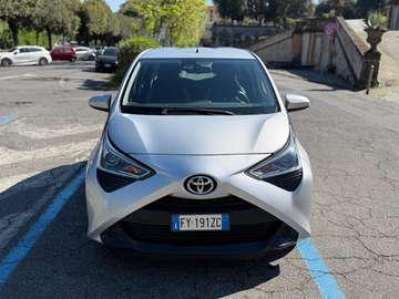 Aygo 1.0 x-play 72cv 5 porte