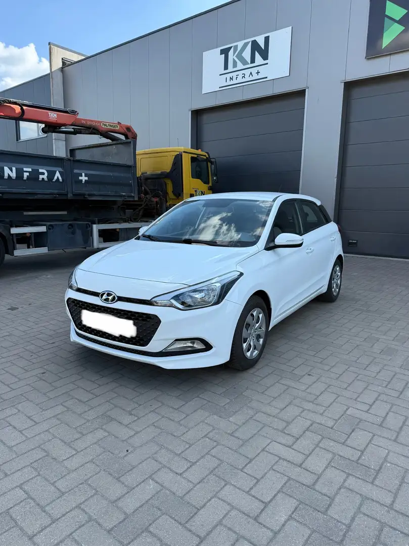 Hyundai i20 1.2i Blanc - 1