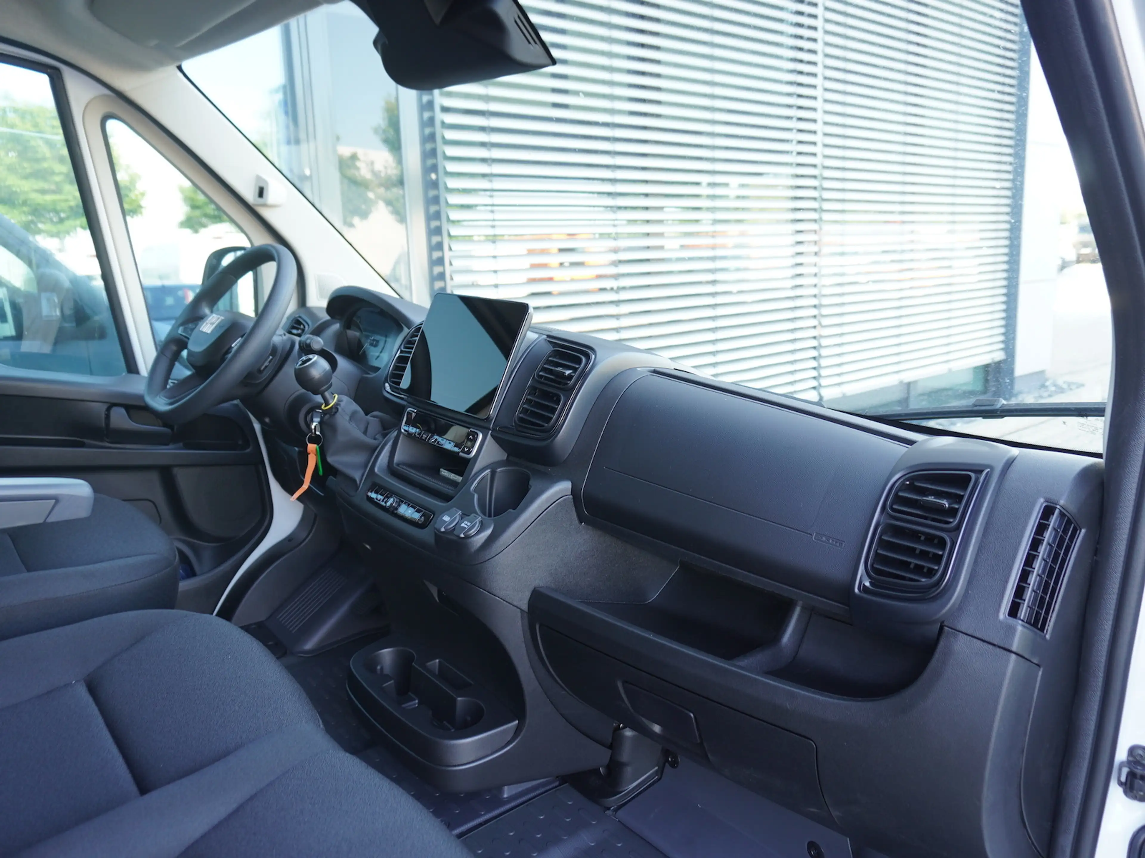 Fiat Ducato Maxi 35 L4H2 180 / 10-Zoll-Navi + Kamera — photo 9