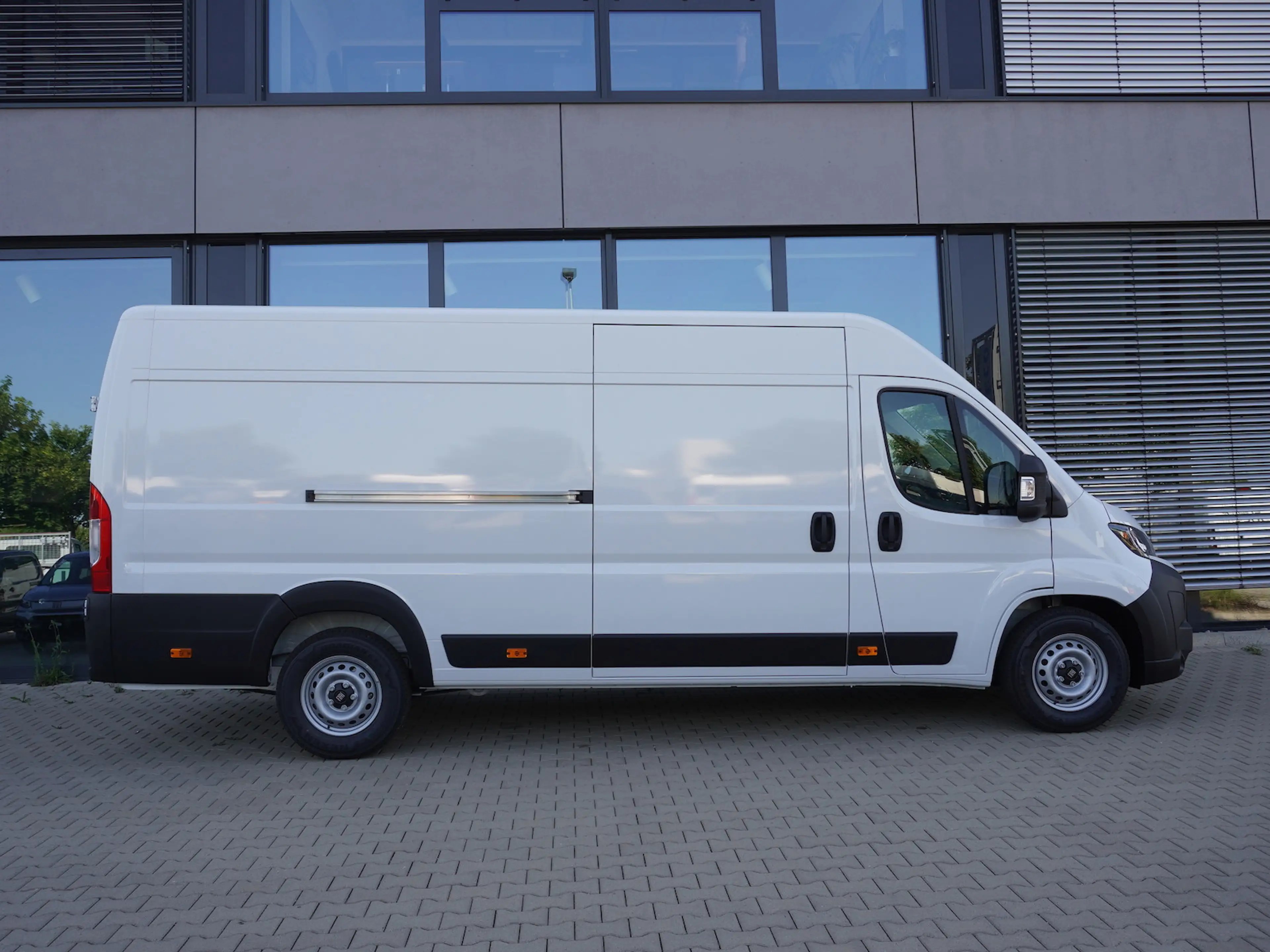 Fiat Ducato Maxi 35 L4H2 180 / 10-Zoll-Navi + Kamera — photo 3