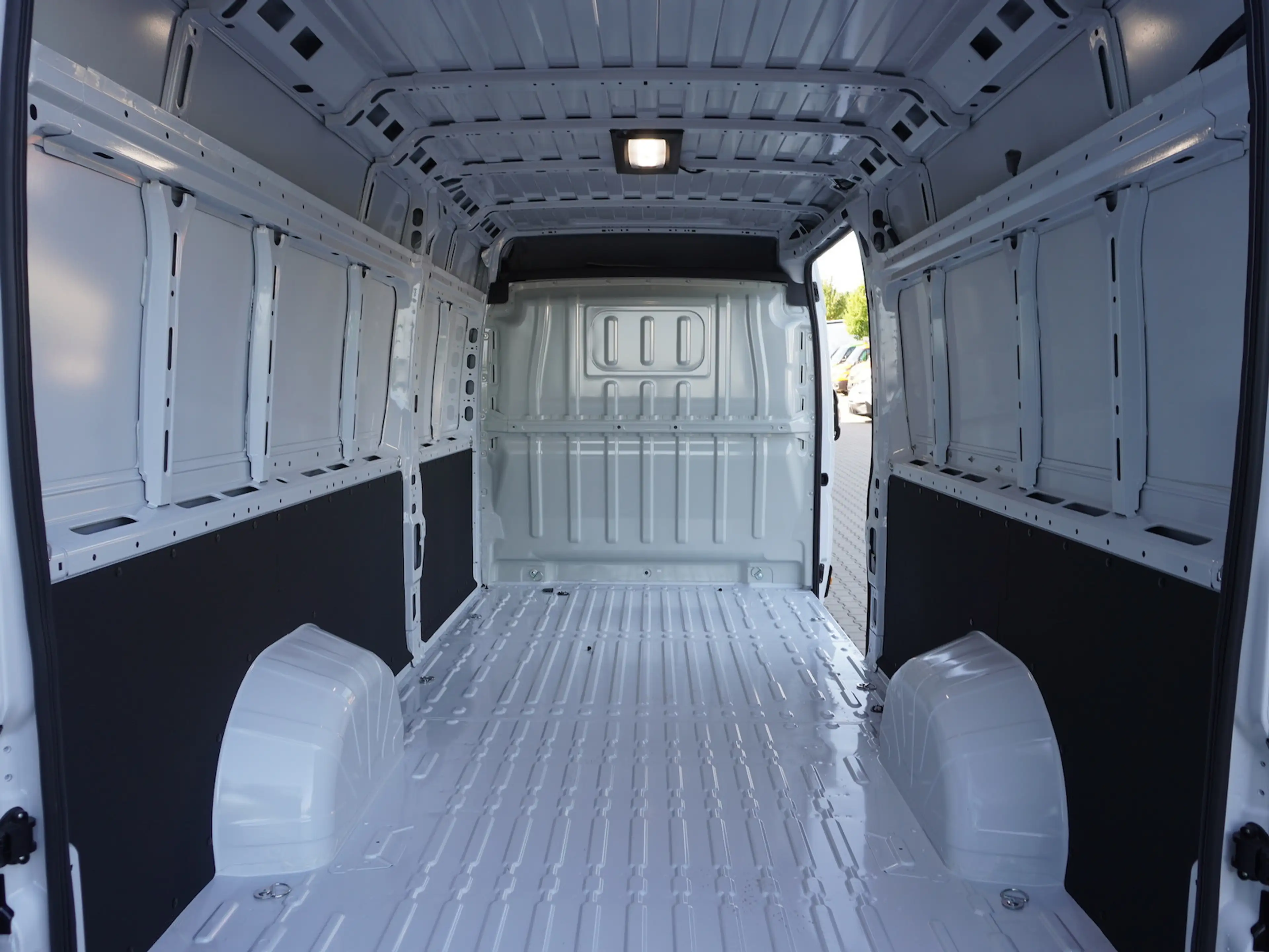 Fiat Ducato Maxi 35 L4H2 180 / 10-Zoll-Navi + Kamera — photo 6