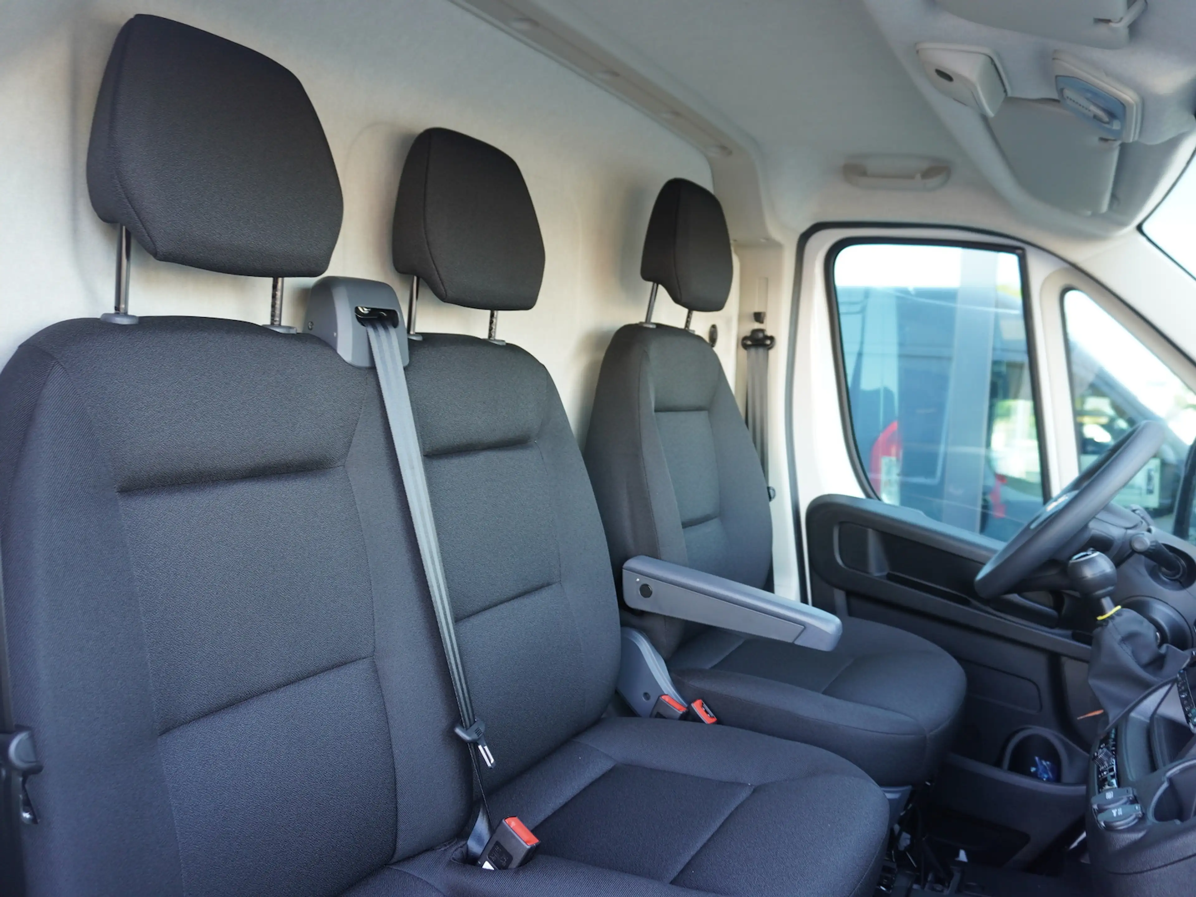 Fiat Ducato Maxi 35 L4H2 180 / 10-Zoll-Navi + Kamera — photo 10