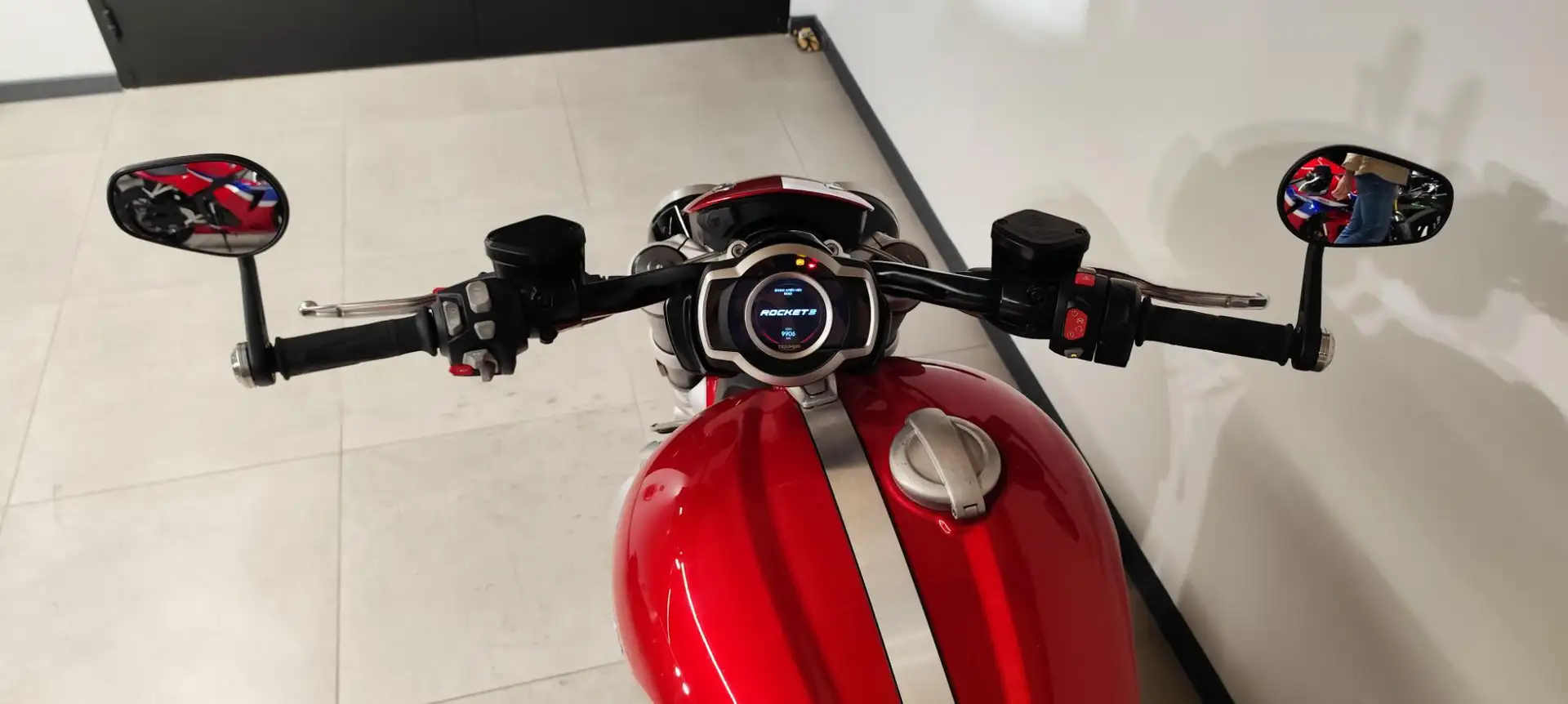 Triumph Rocket 3 R - 2
