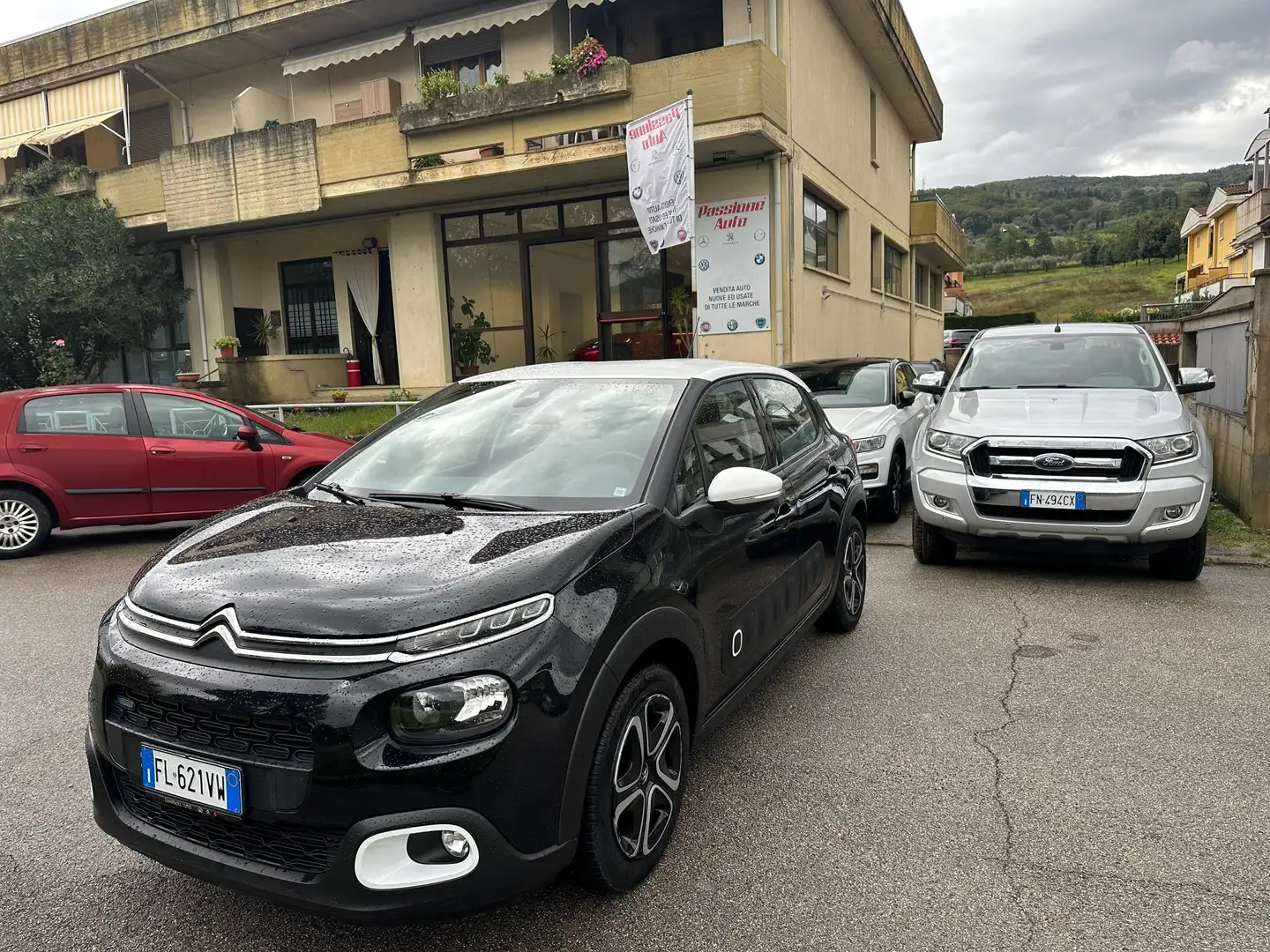 Citroen C3 C3 III 2017 1.2 puretech Shine Gpl 82cv Nero - 2