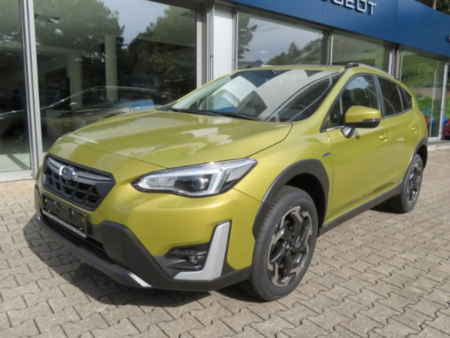 Subaru XV 2.0ie Lineartronic Platinum 8fach bereift Allrad N Gelb - 2
