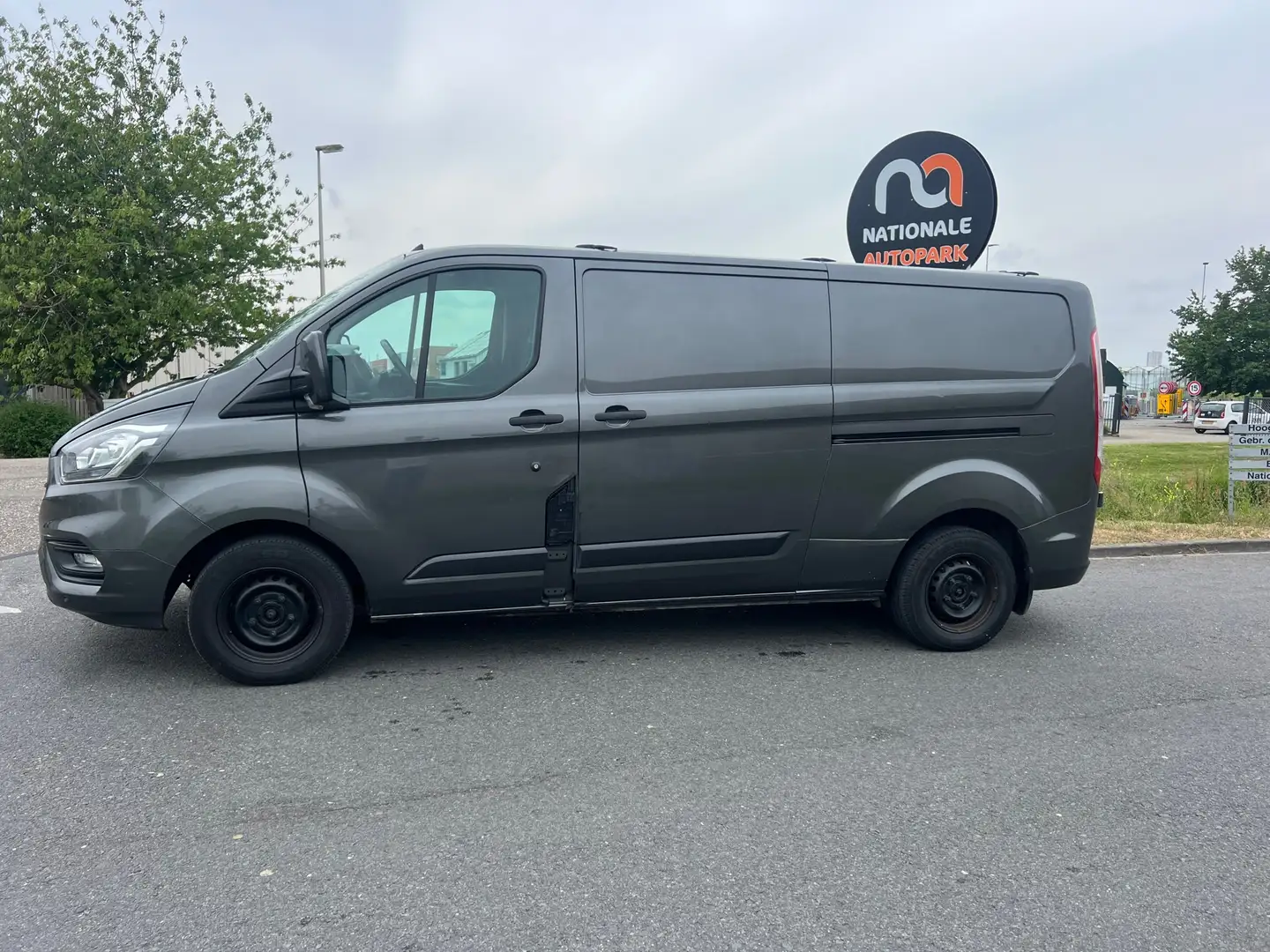 Ford Transit Custom 300 2.0 TDCI L2H2 Ambiente * 2018 * Airco * Led * Zwart - 2