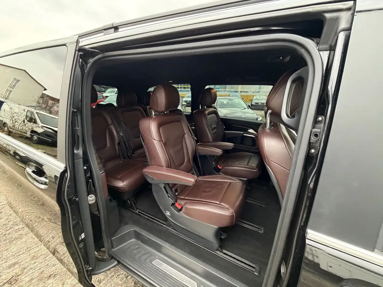 MERCEDES-BENZ V 250 90 ch BVA - CAMÉRA 360° - SELLERIE CUIR - SIÈGES CHAUFFANTS/VENTILÉS