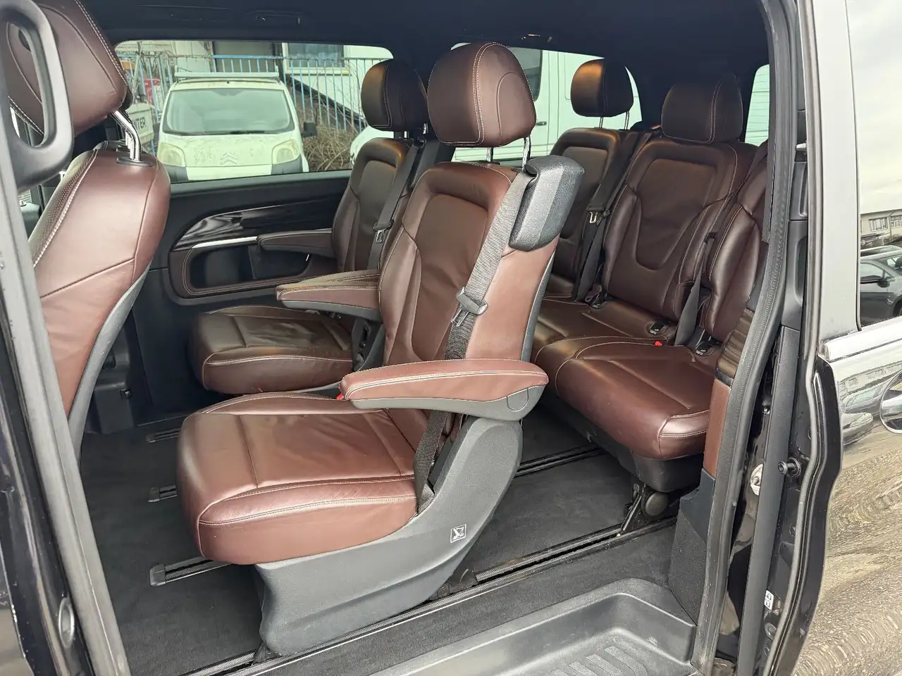 MERCEDES-BENZ V 250 90 ch BVA - CAMÉRA 360° - SELLERIE CUIR - SIÈGES CHAUFFANTS/VENTILÉS