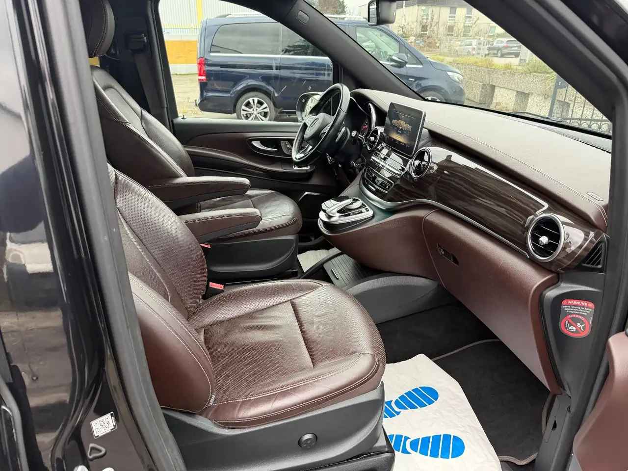 MERCEDES-BENZ V 250 90 ch BVA - CAMÉRA 360° - SELLERIE CUIR - SIÈGES CHAUFFANTS/VENTILÉS