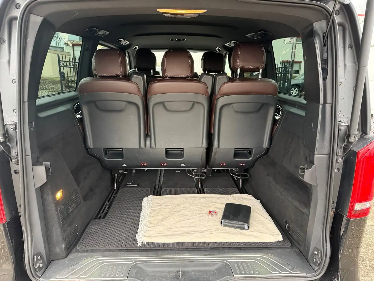 MERCEDES-BENZ V 250 90 ch BVA - CAMÉRA 360° - SELLERIE CUIR - SIÈGES CHAUFFANTS/VENTILÉS