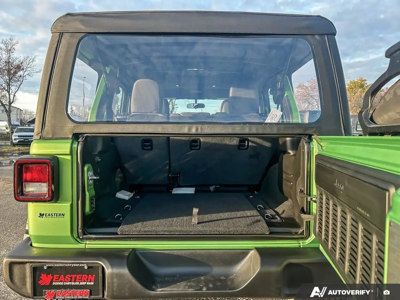 Jeep Wrangler снимка Jeep Wrangler
