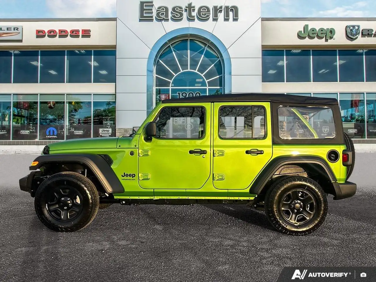 Jeep Wrangler снимка Jeep Wrangler