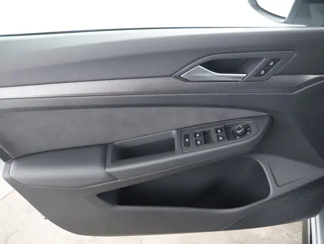 Volkswagen Golf view 10