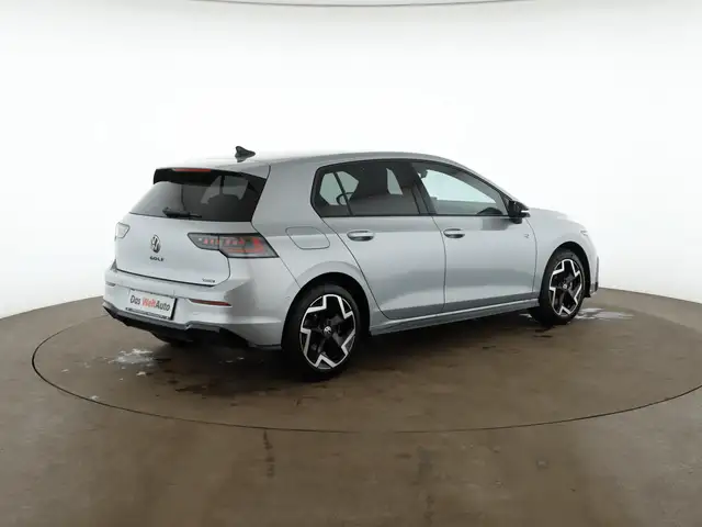Volkswagen Golf view 4