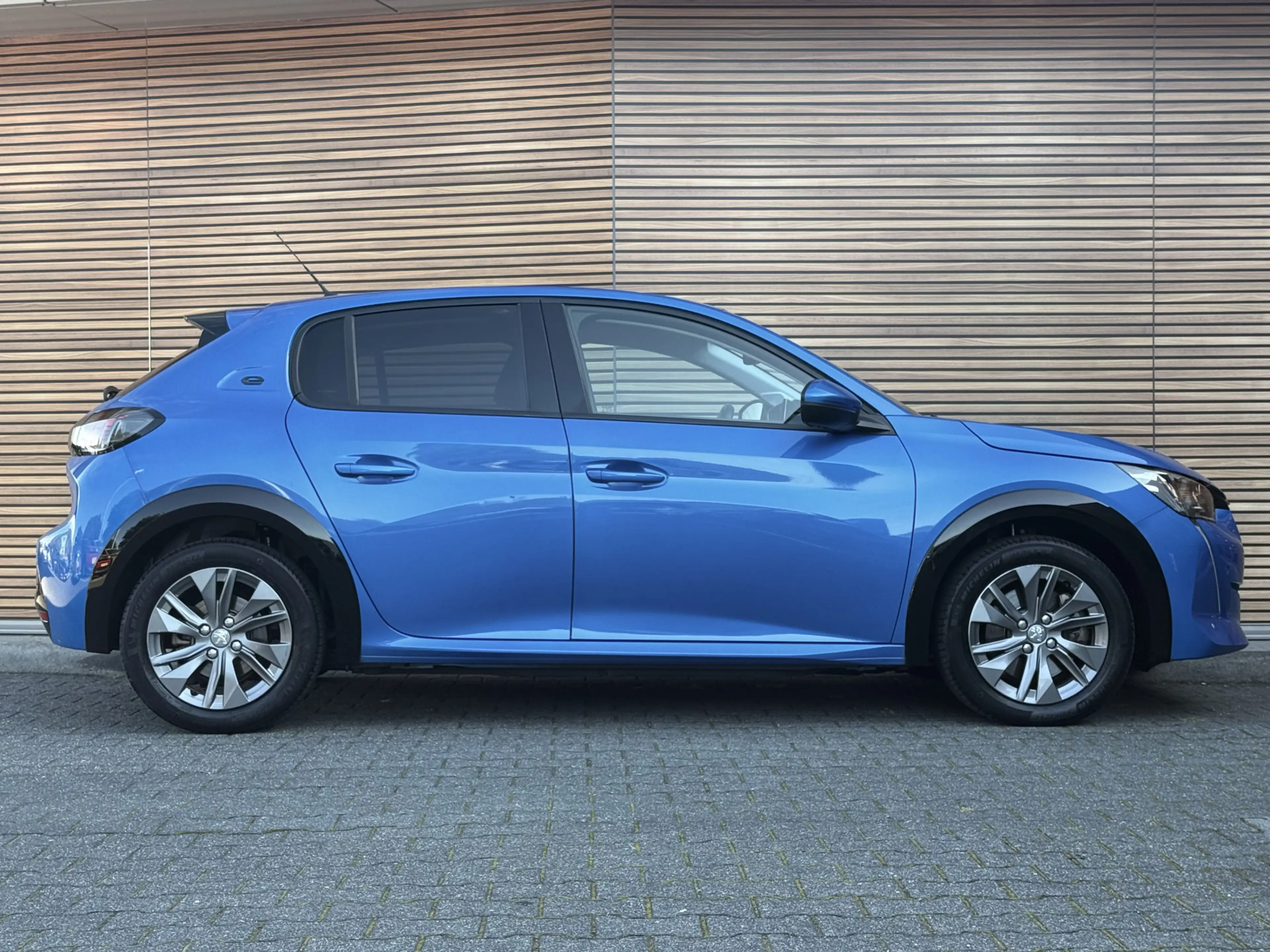 Peugeot e-208 EV Allure 50 kWh 90.3% SOH Camera / Carplay / Navi — photo 7