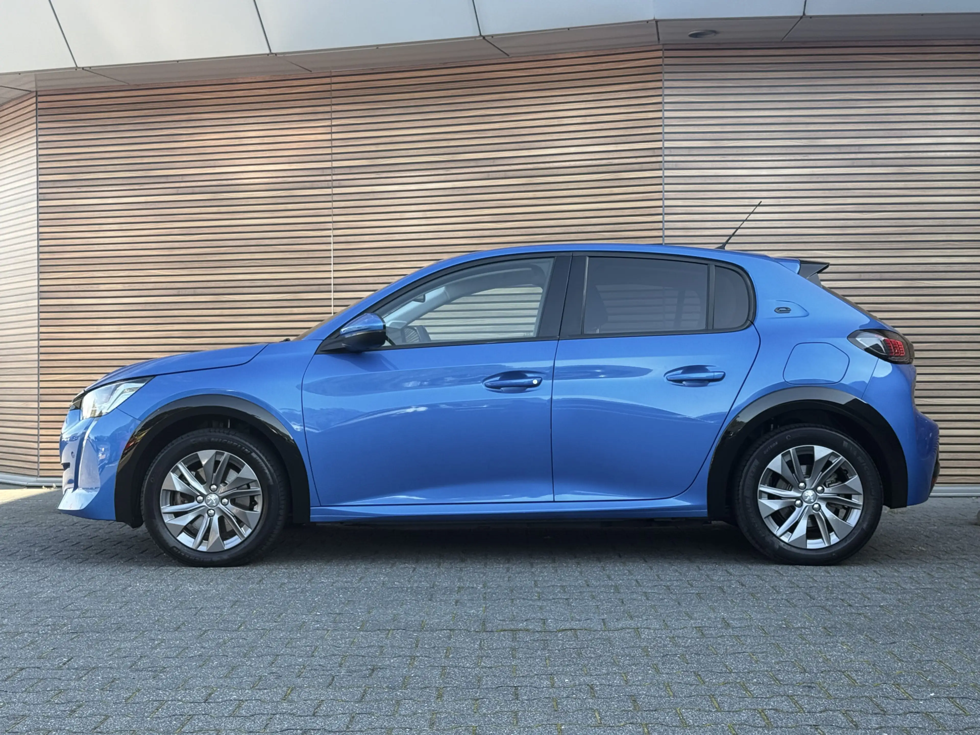 Peugeot e-208 EV Allure 50 kWh 90.3% SOH Camera / Carplay / Navi — photo 6