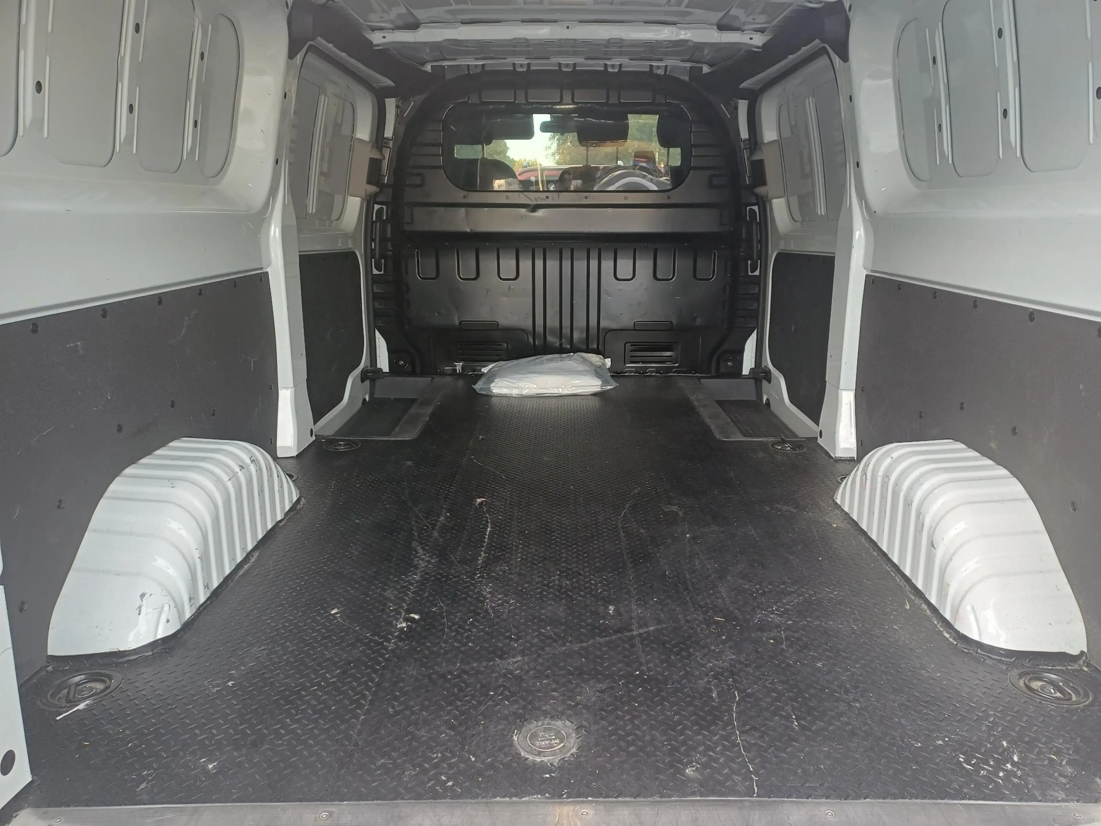 Maxus eDeliver 7 L2H1 88kWh Demo Wagen Groot-Bijgaarden Luxury — photo 9