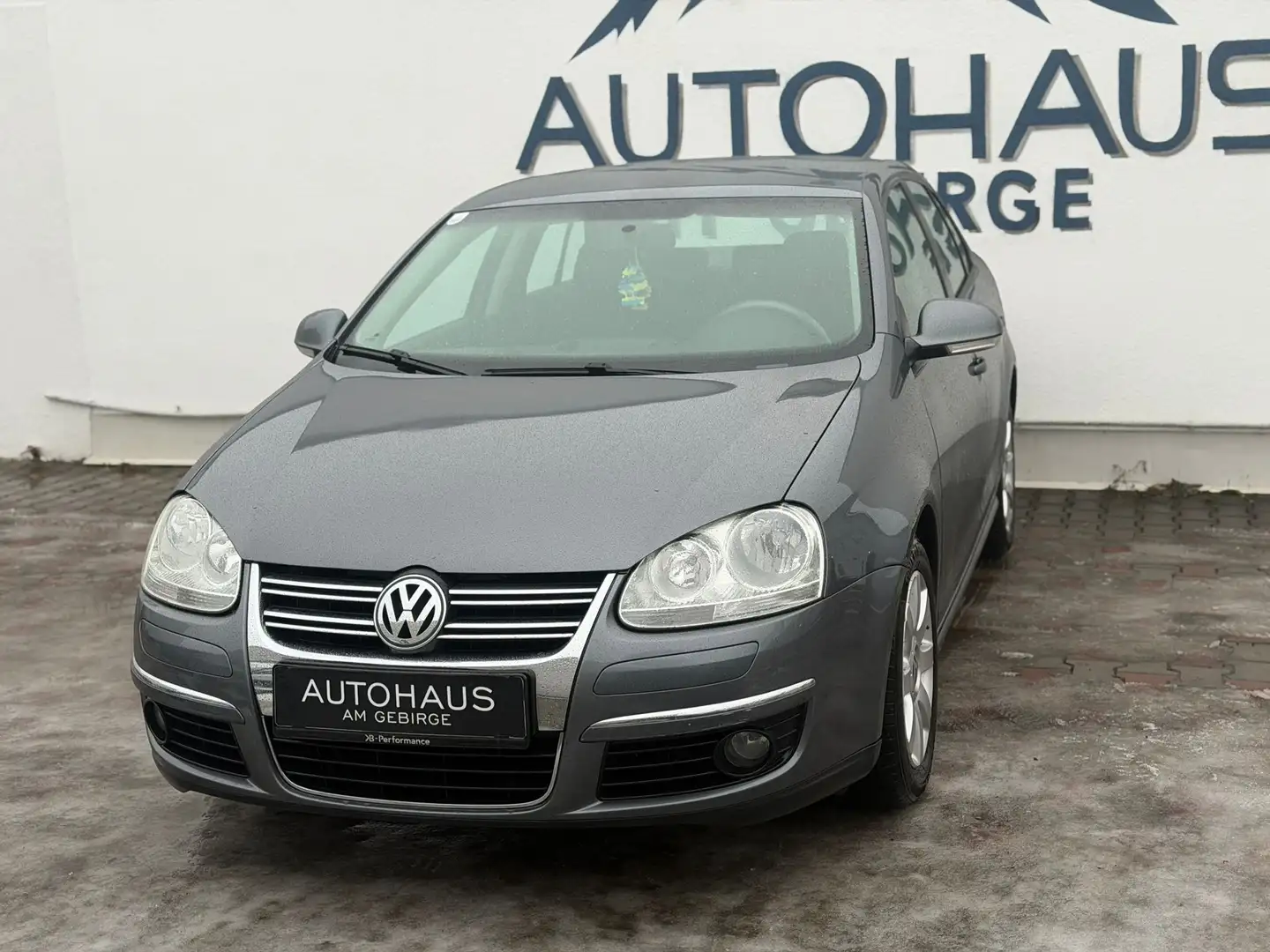 Volkswagen Jetta Jetta 1,9 Trendline TDI NEUES PICKERL Grau - 2