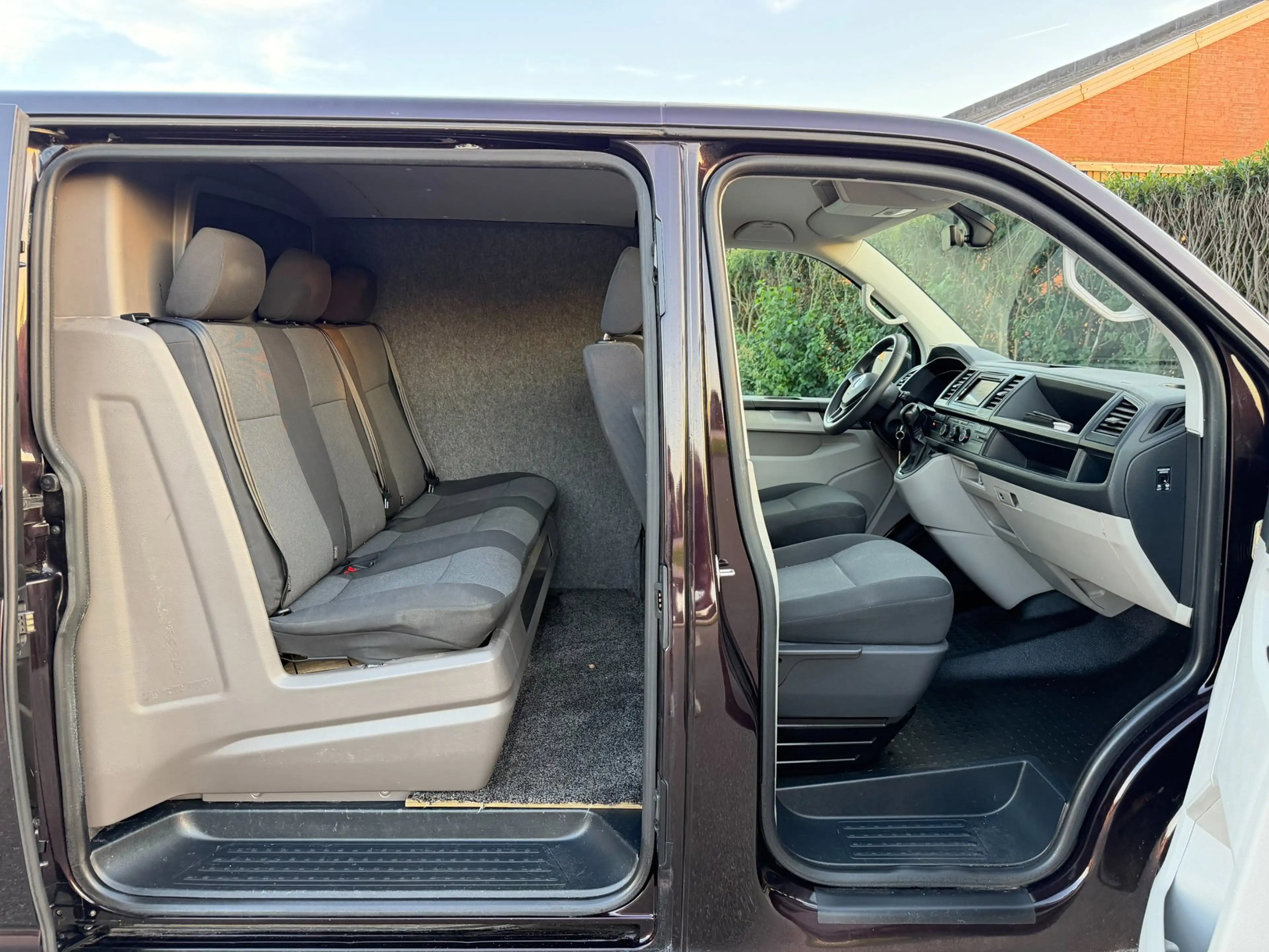 Volkswagen Transporter 2.0 TDI 140PK AUT L2H1 DC MARGE — photo 6