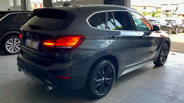 BMW X1 view 8