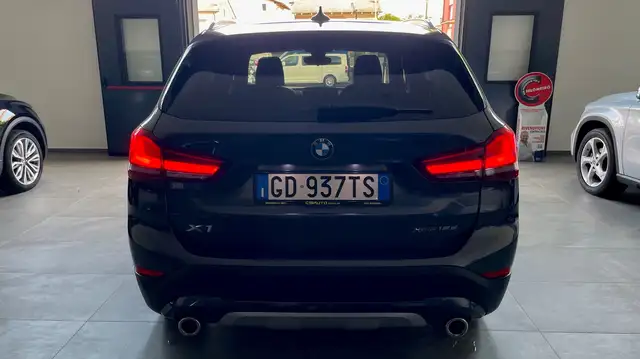 BMW X1 view 7