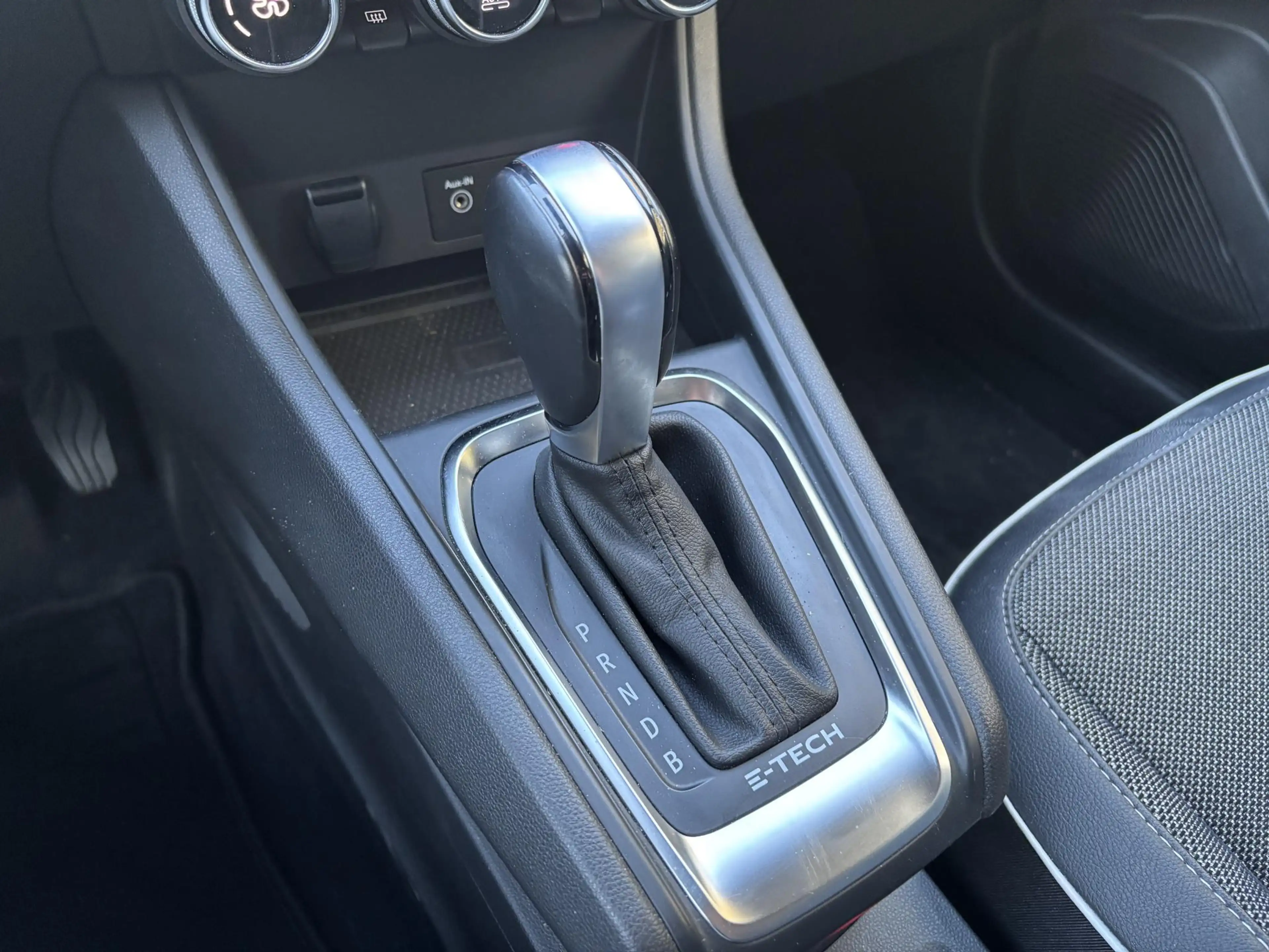 Renault Captur 1.6 E-Tech Hybrid 145 Rive Gauche l — photo 21
