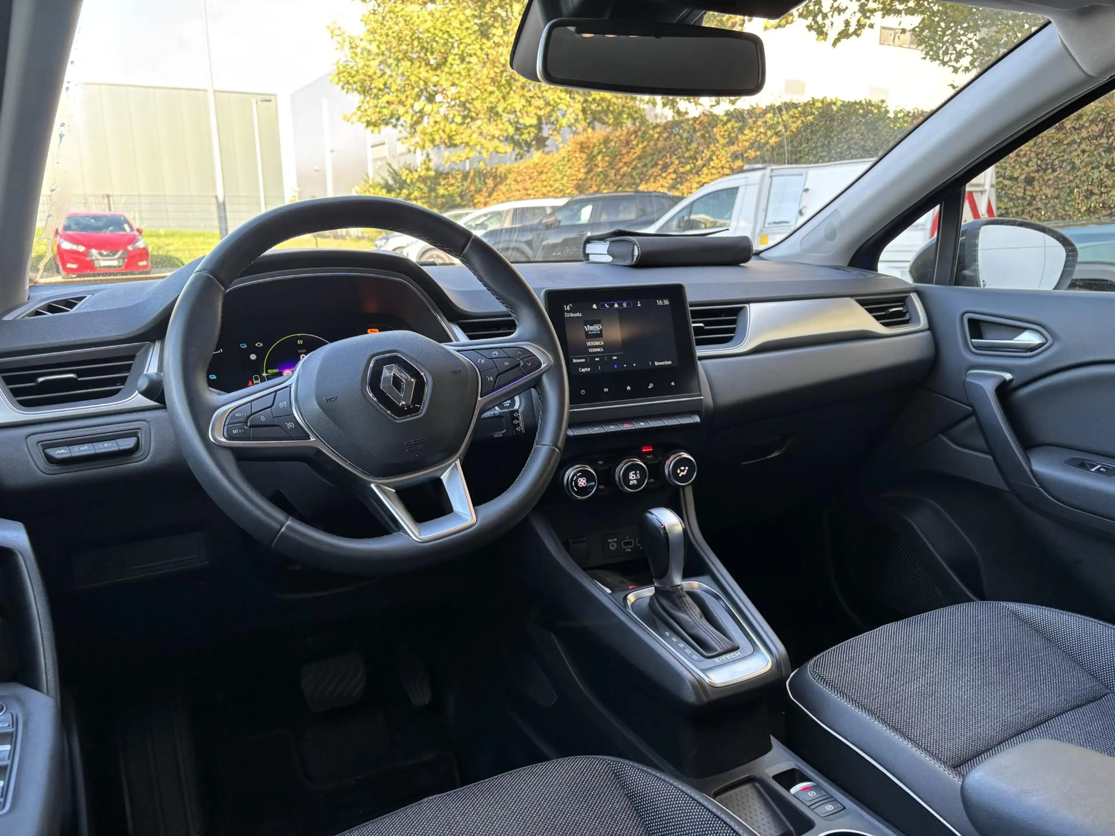 Renault Captur 1.6 E-Tech Hybrid 145 Rive Gauche l — photo 22
