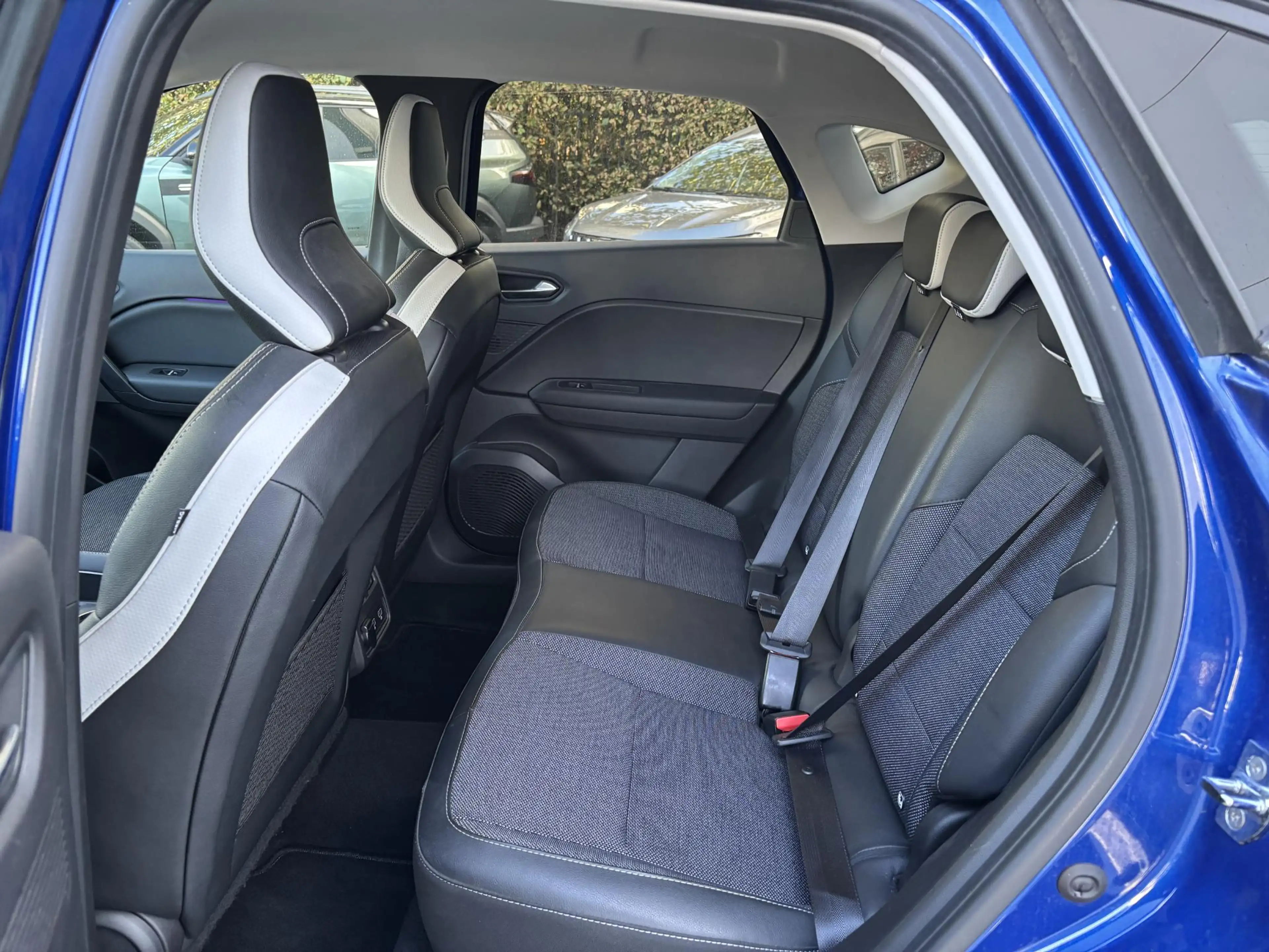 Renault Captur 1.6 E-Tech Hybrid 145 Rive Gauche l — photo 8