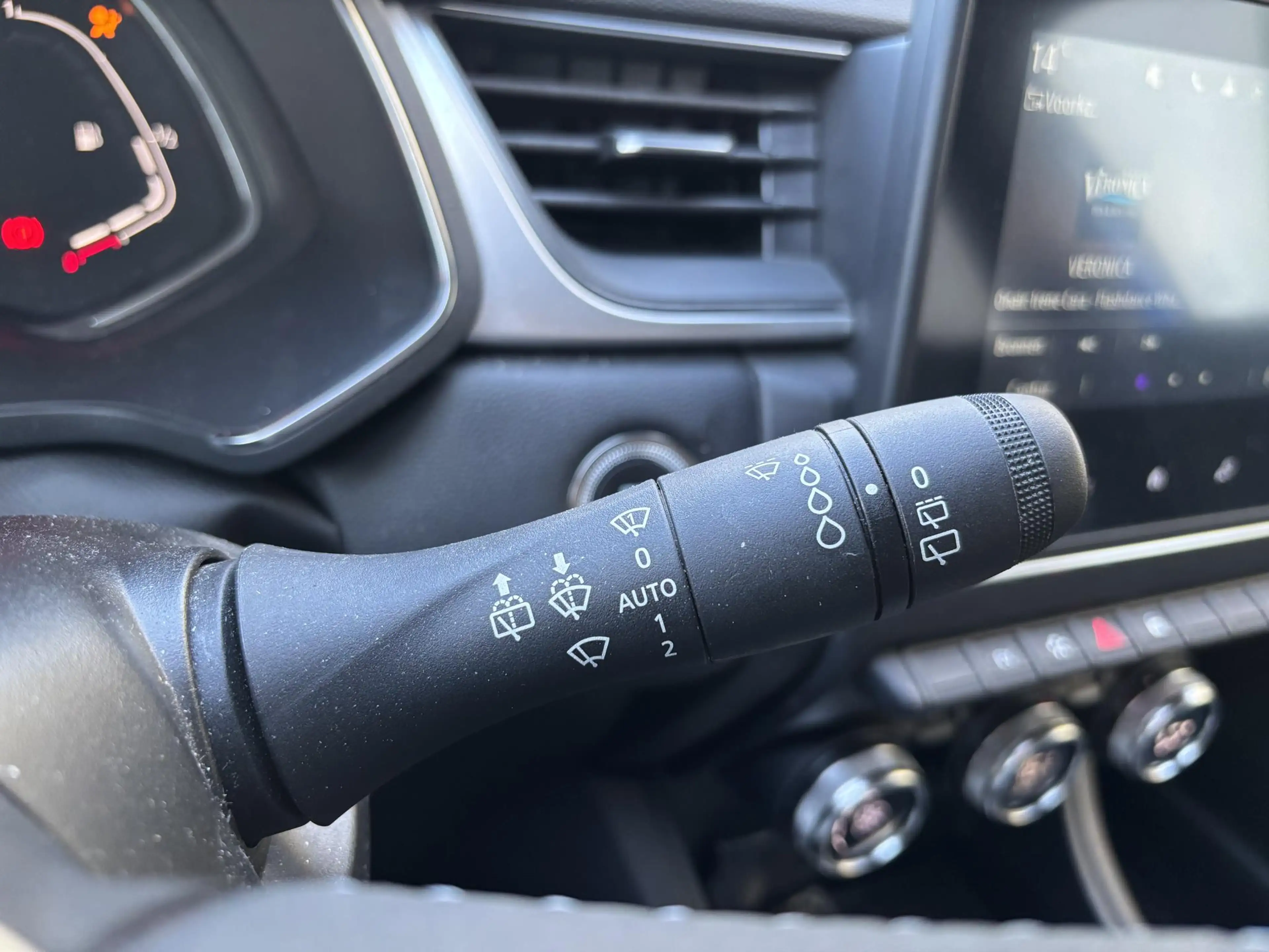 Renault Captur 1.6 E-Tech Hybrid 145 Rive Gauche l — photo 27