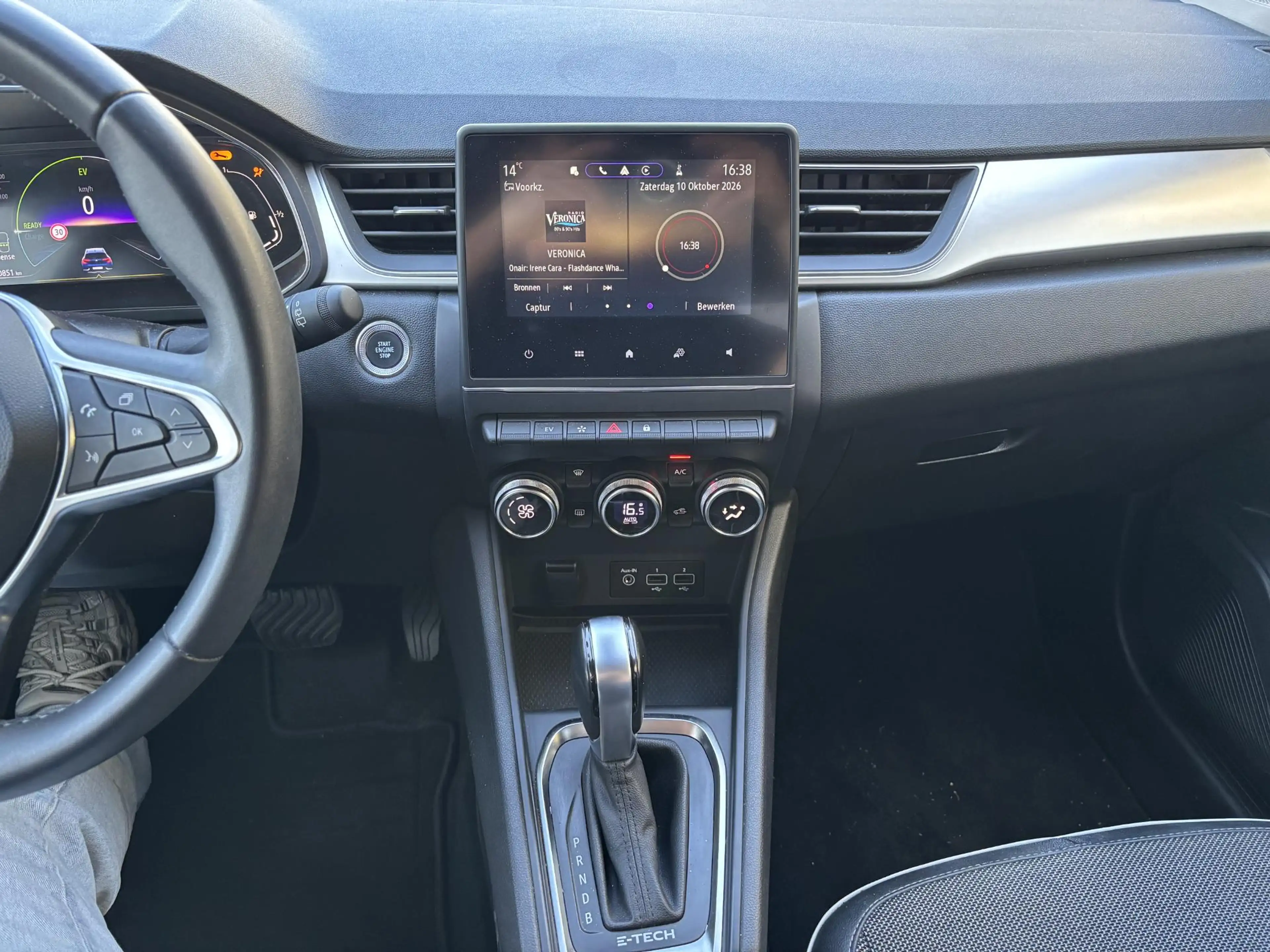 Renault Captur 1.6 E-Tech Hybrid 145 Rive Gauche l — photo 10
