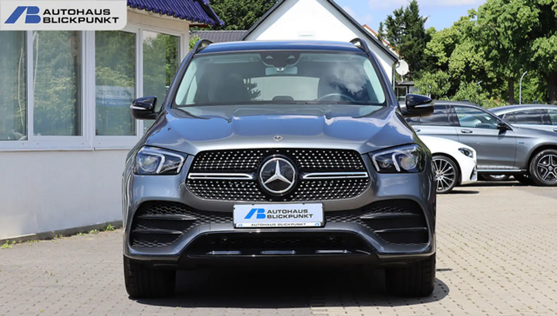 Mercedes-Benz GLE 400 d 4M AMG DISTRO+PANO+KAMERA+STANDHZG+AHK Серый - 2