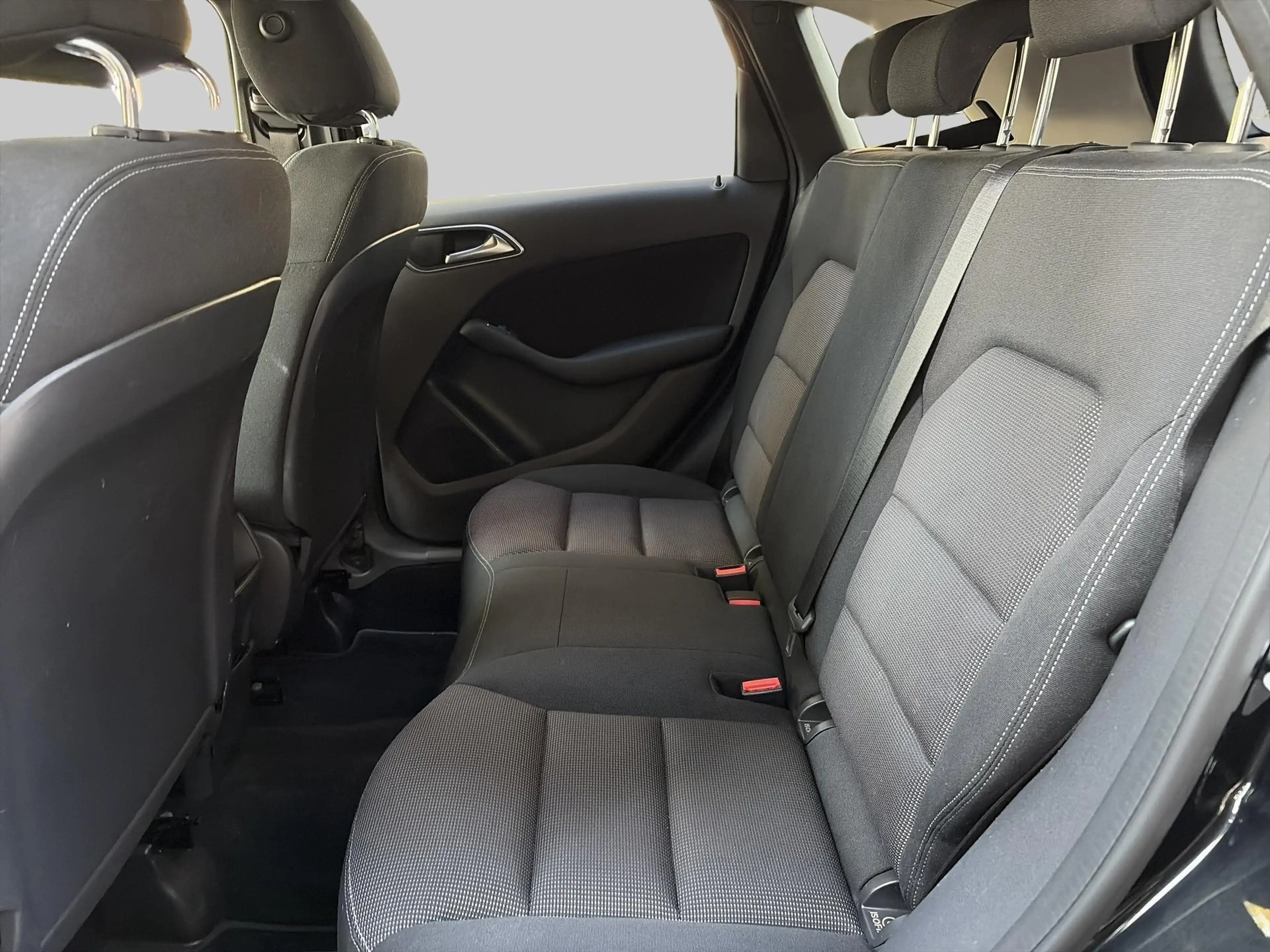 Mercedes-Benz B 200 Ambition | Trekhaak | Airco | Audio-navigatie full — photo 6