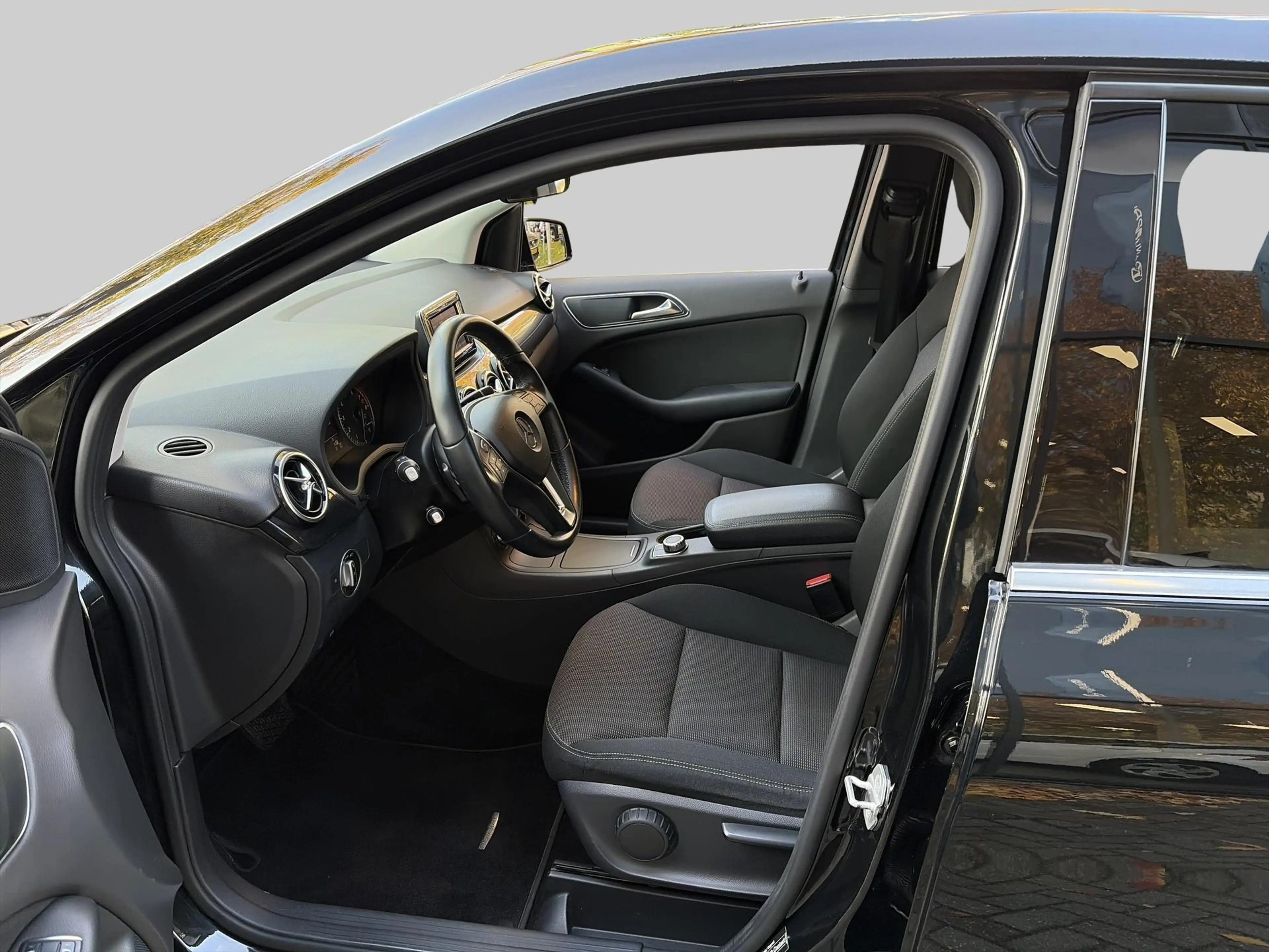 Mercedes-Benz B 200 Ambition | Trekhaak | Airco | Audio-navigatie full — photo 12