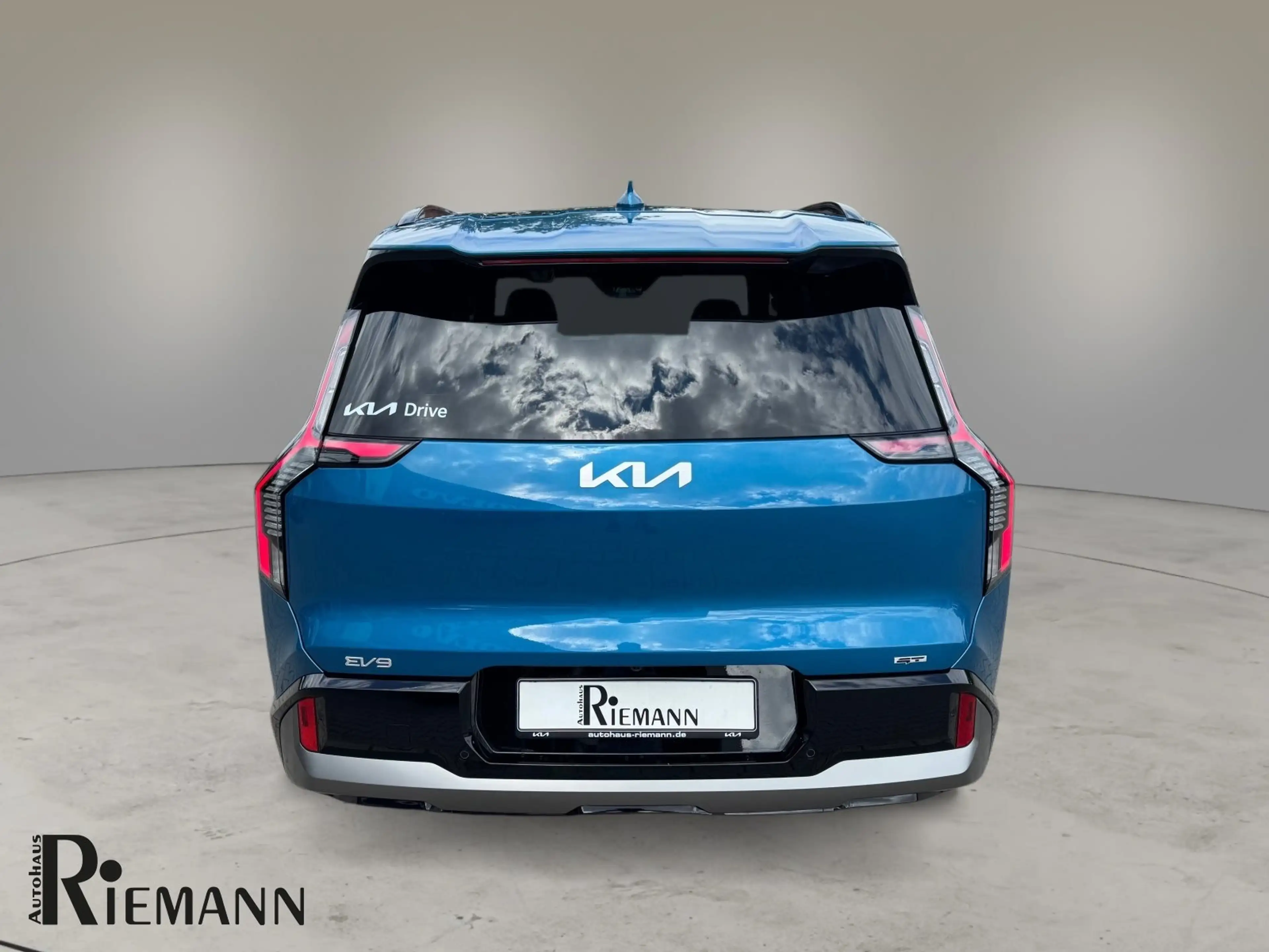 Kia EV9 99,8 kWh AWD GT + Panorama-Glasdach — photo 4