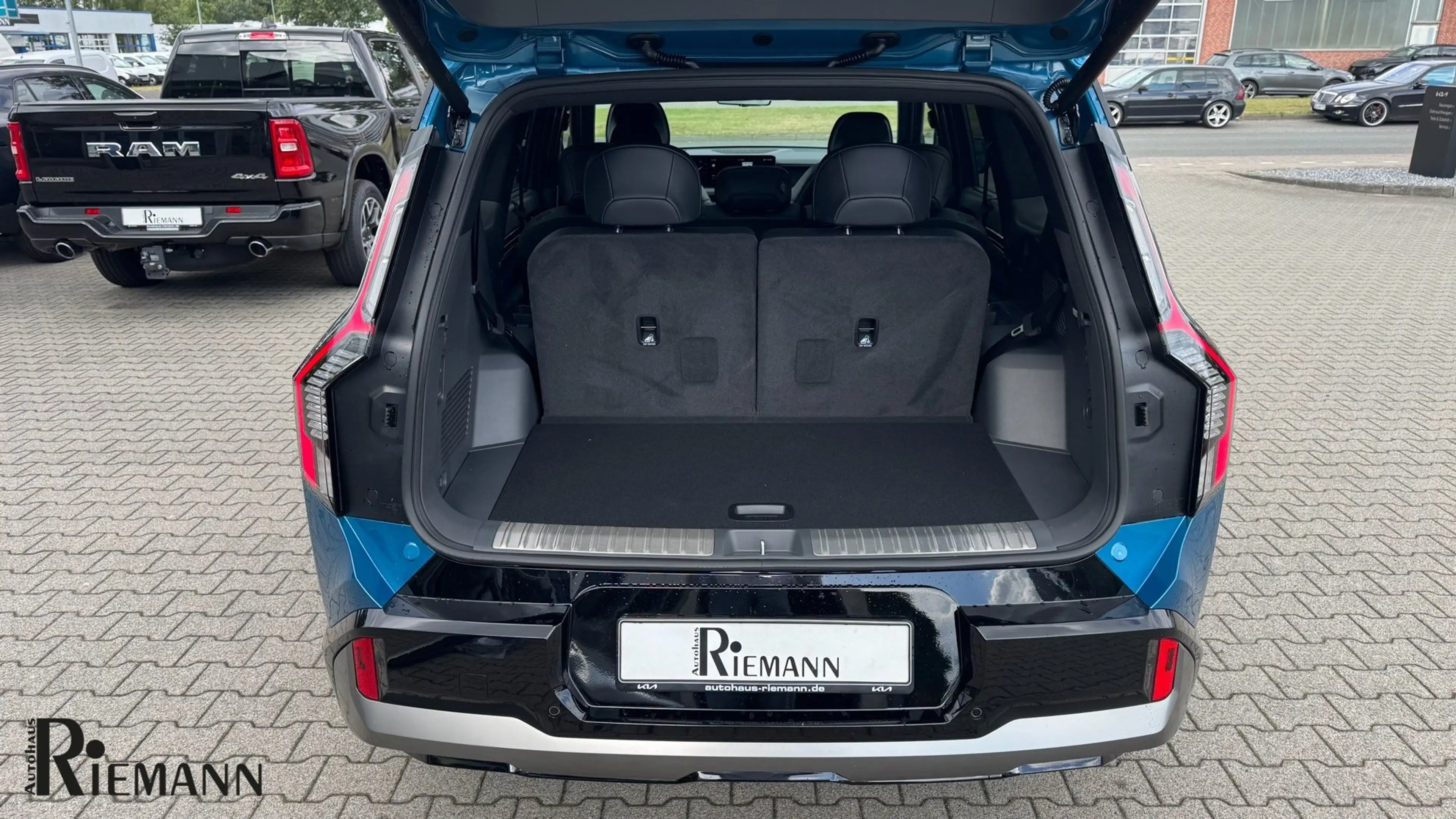 Kia EV9 99,8 kWh AWD GT + Panorama-Glasdach — photo 13
