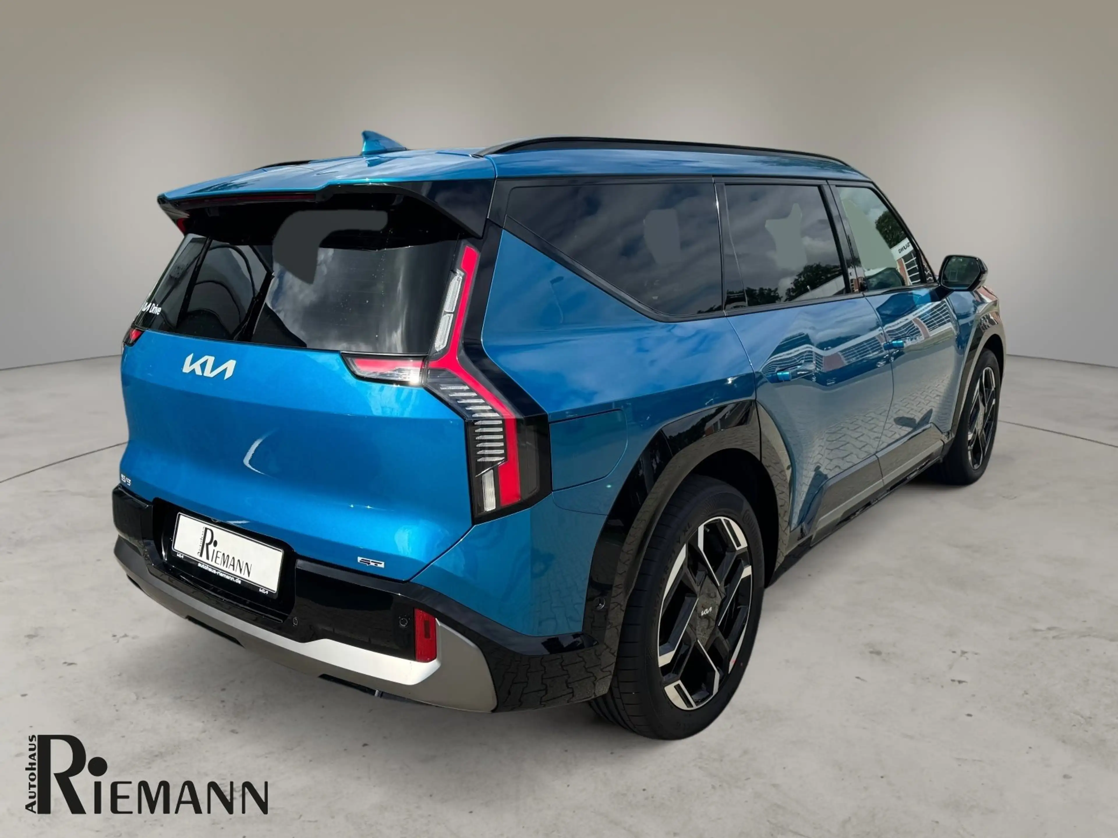 Kia EV9 99,8 kWh AWD GT + Panorama-Glasdach — photo 3