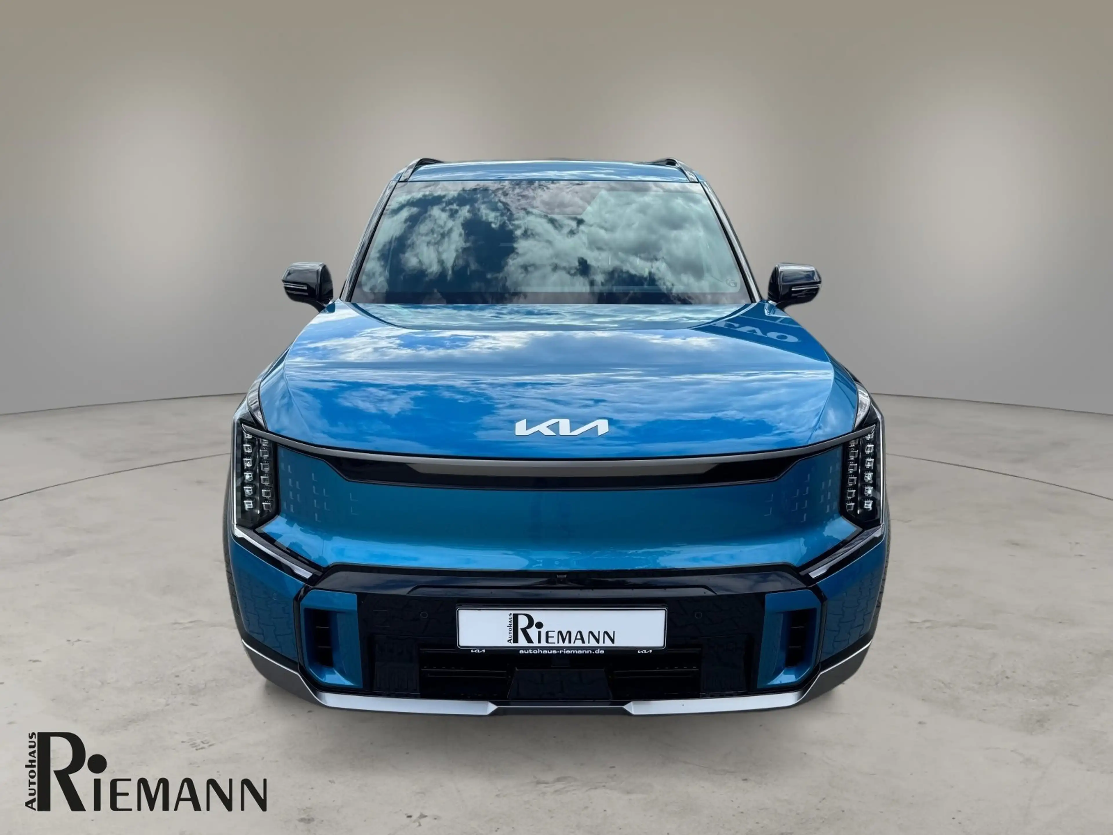 Kia EV9 99,8 kWh AWD GT + Panorama-Glasdach — photo 2