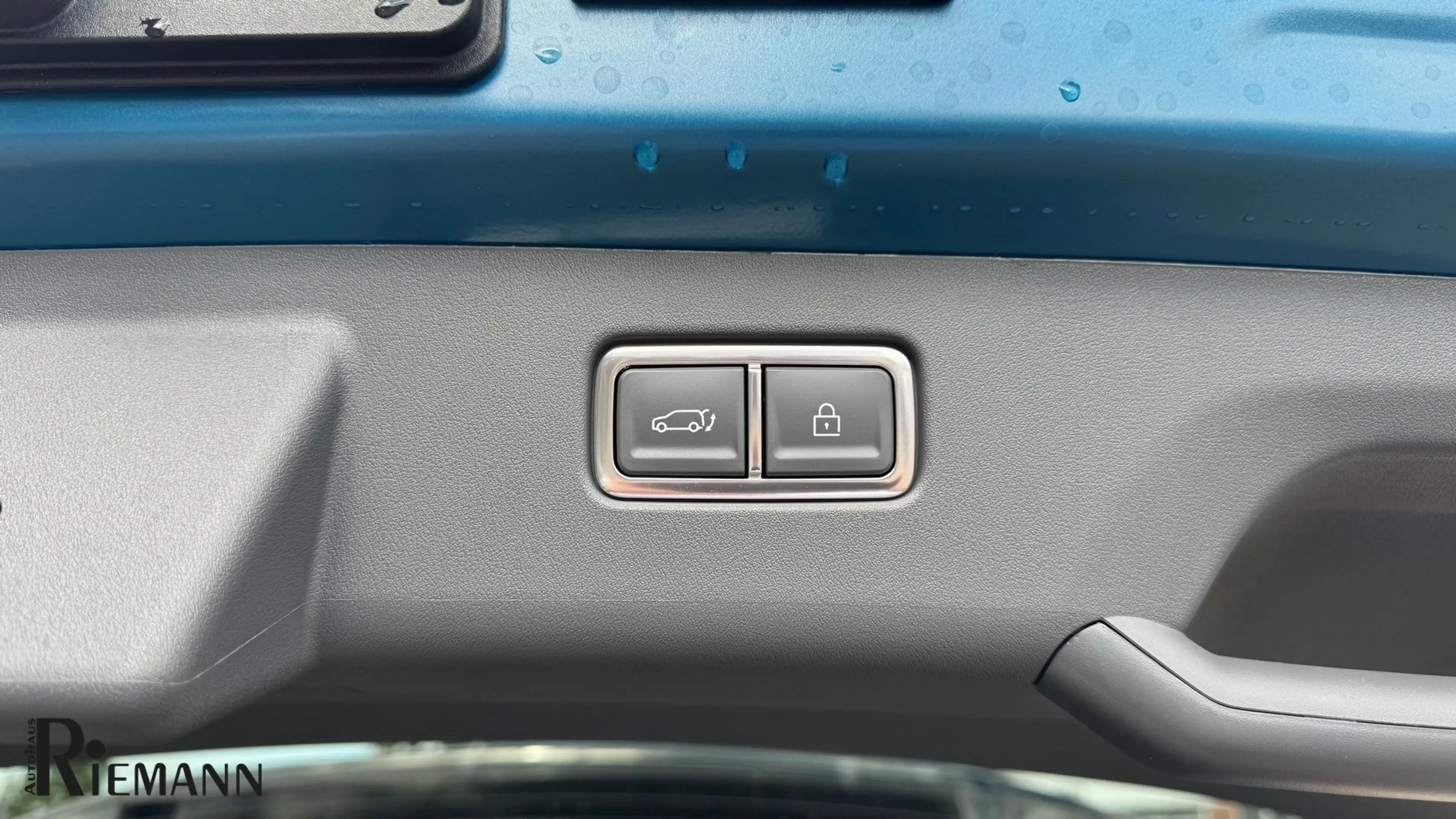 Kia EV9 99,8 kWh AWD GT + Panorama-Glasdach — photo 14