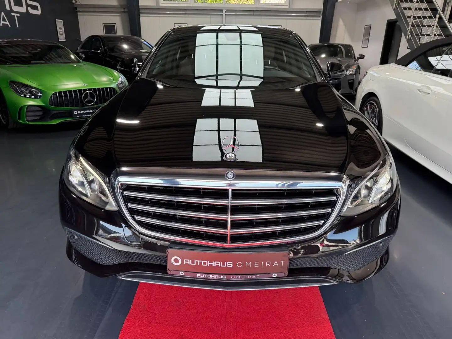 Mercedes-Benz E 220 d Luxury 2-HD/R-Kamera/20"AMG/LED/Totwink. Schwarz - 2