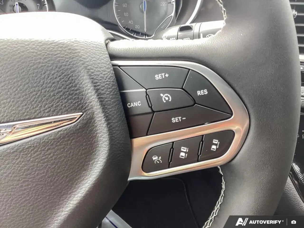 Chrysler Pacifica снимка Chrysler Pacifica
