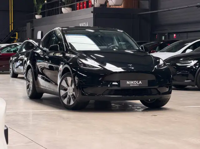 Tesla Model Y HARDWARE 4 - RWD - FSD READY - PREMIUM - LOW MILEAGE